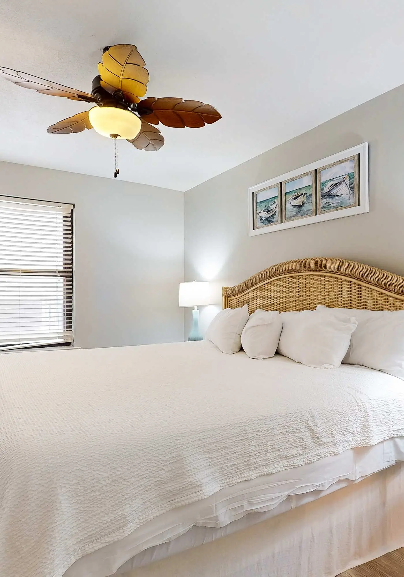 Renovated beachfront condo with balcony, central AC, pool, hot tub & tennis