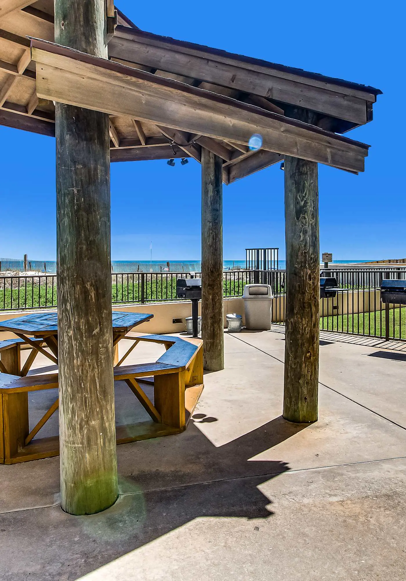 Renovated beachfront condo with balcony, central AC, pool, hot tub & tennis