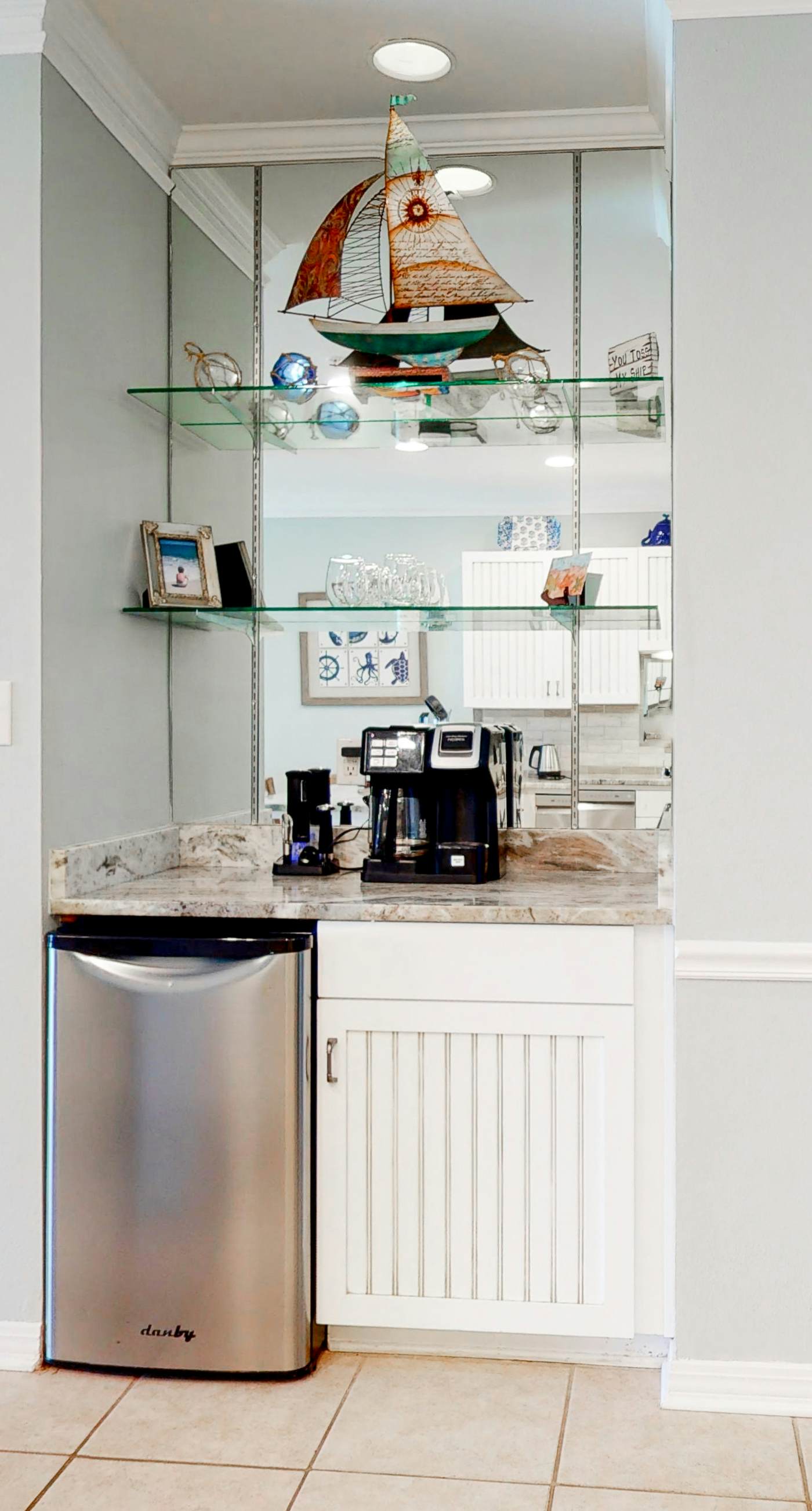 2nd-floor Gulf front condo with private balcony, views, on-site outdoor pool, grill