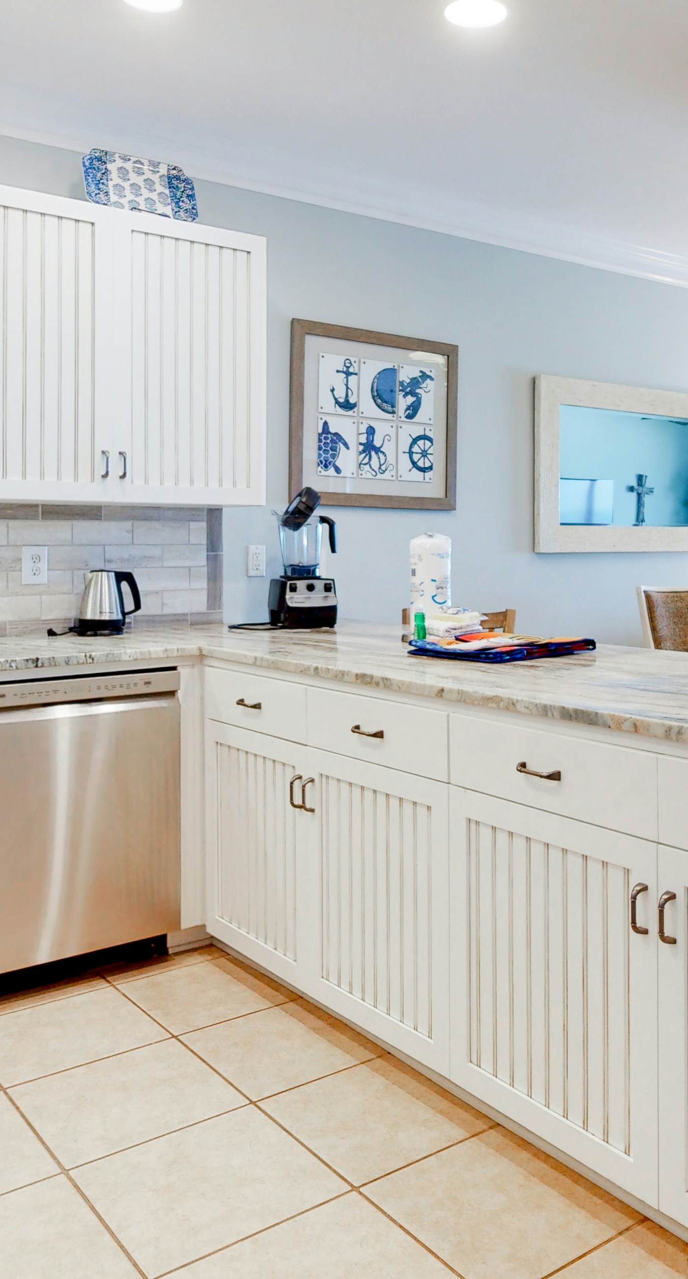 2nd-floor Gulf front condo with private balcony, views, on-site outdoor pool, grill