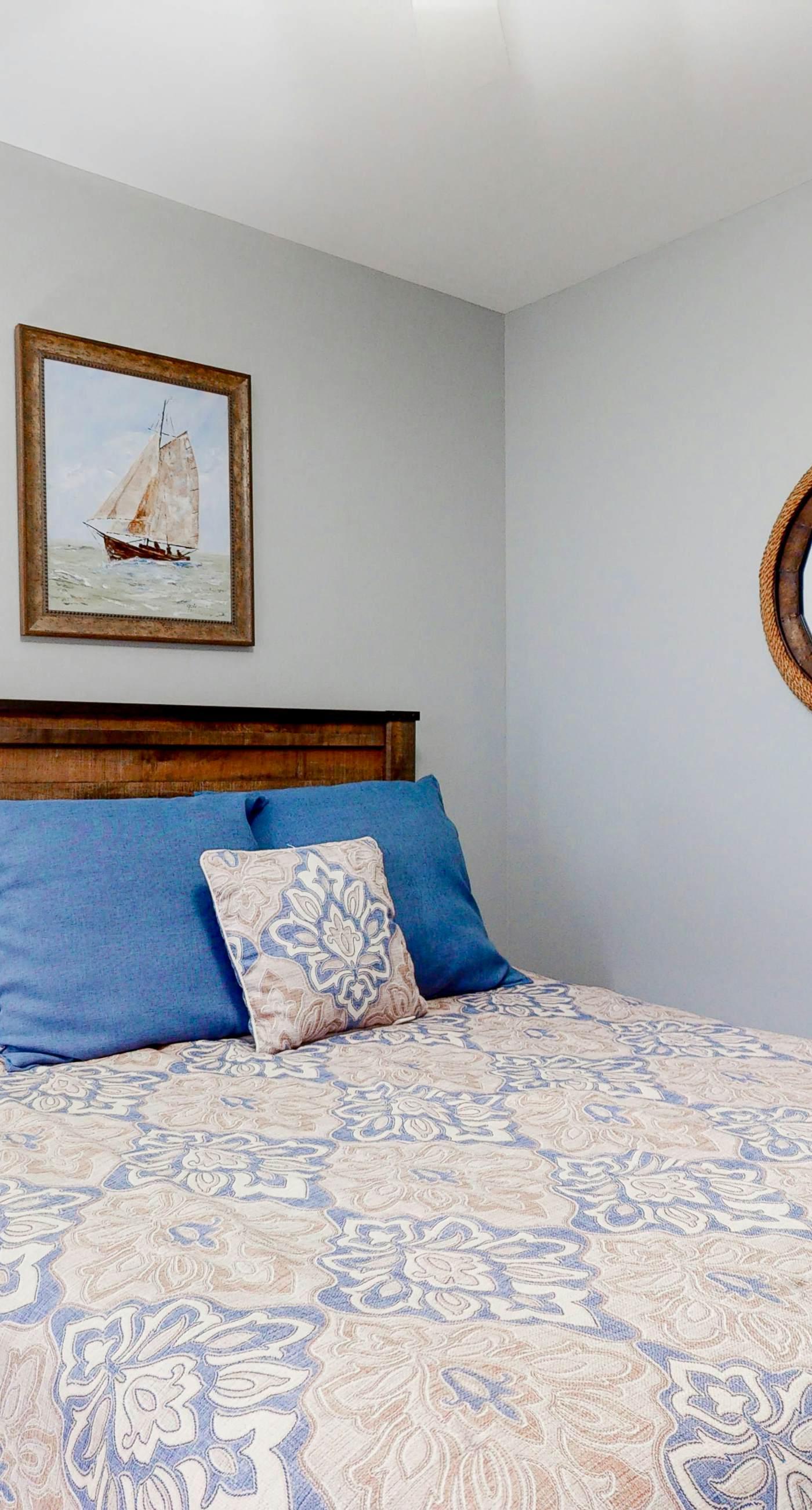 2nd-floor Gulf front condo with private balcony, views, on-site outdoor pool, grill