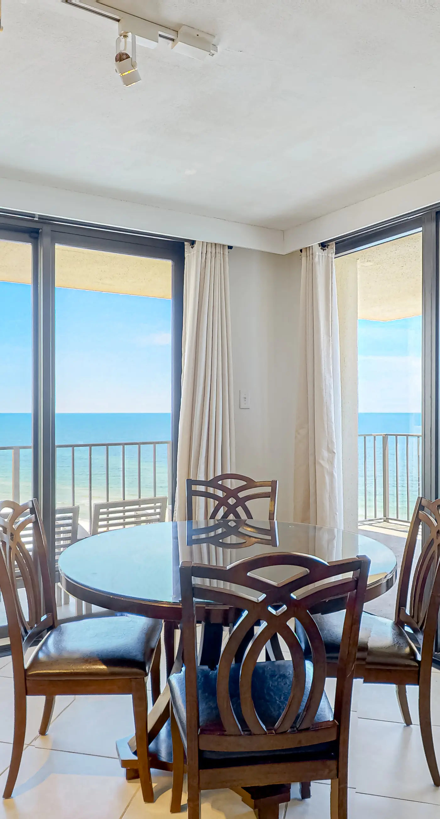Gulf-front fourteenth-floor condo with pools, hot tub & great view