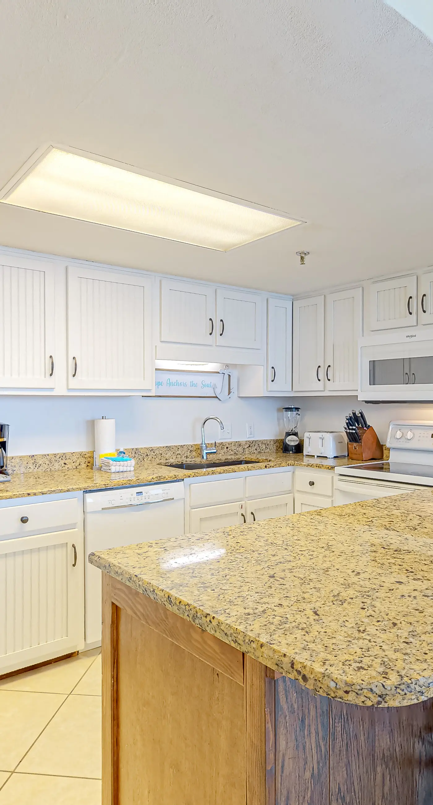 Gulf-front fourteenth-floor condo with pools, hot tub & great view