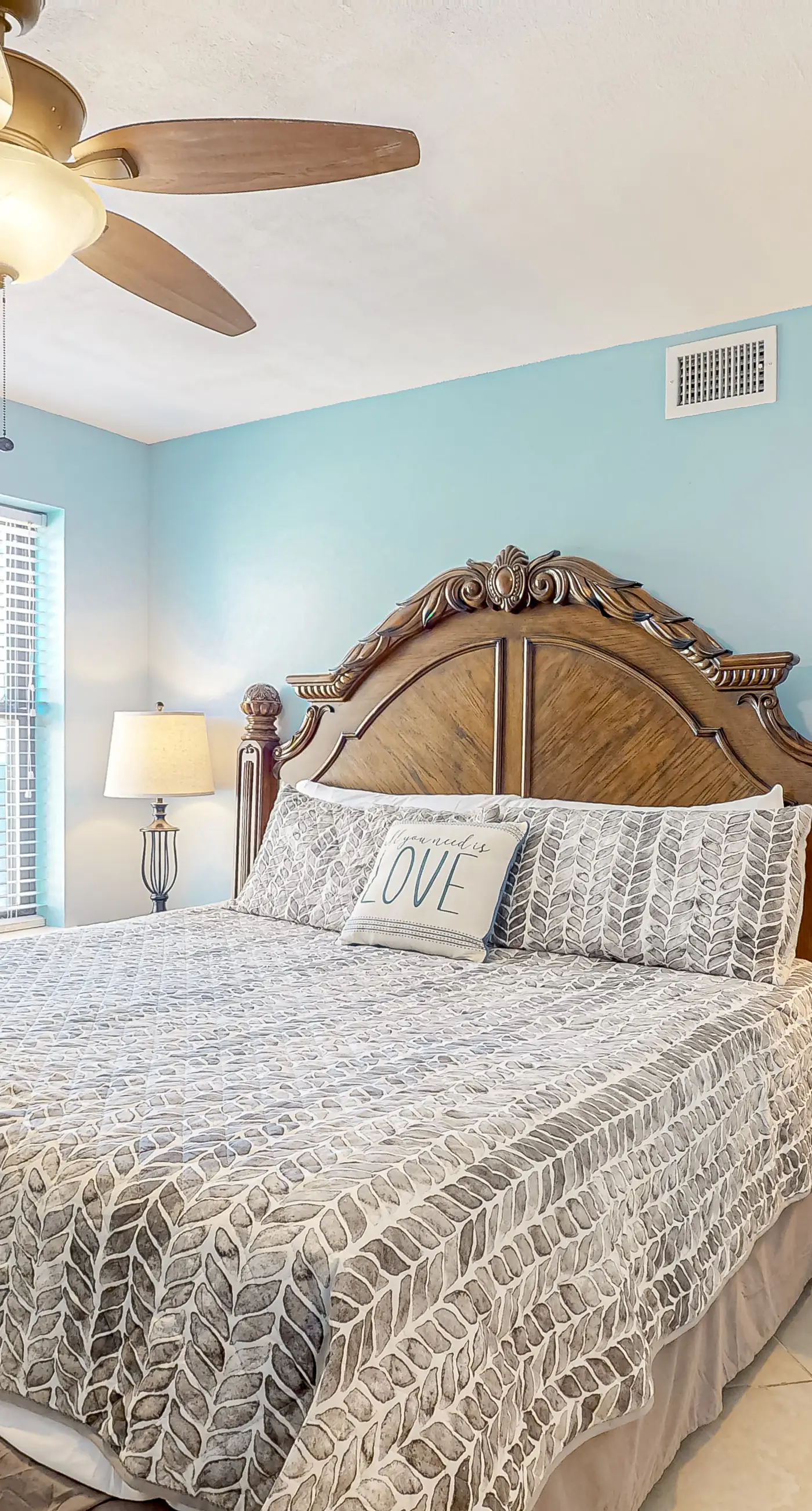 Gulf-front fourteenth-floor condo with pools, hot tub & great view