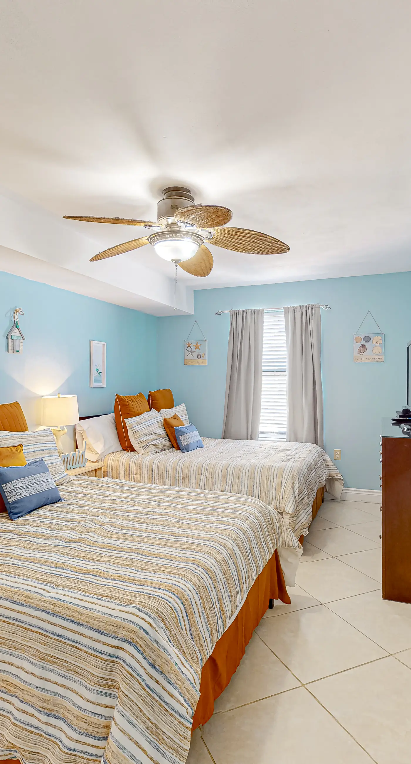 Gulf-front fourteenth-floor condo with pools, hot tub & great view