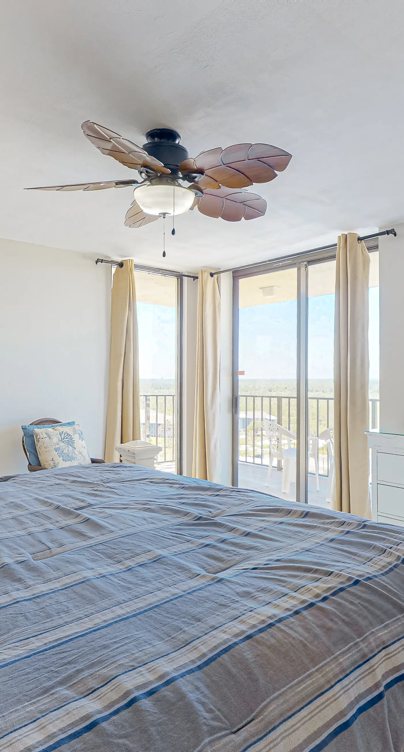 Gulf-front fourteenth-floor condo with pools, hot tub & great view