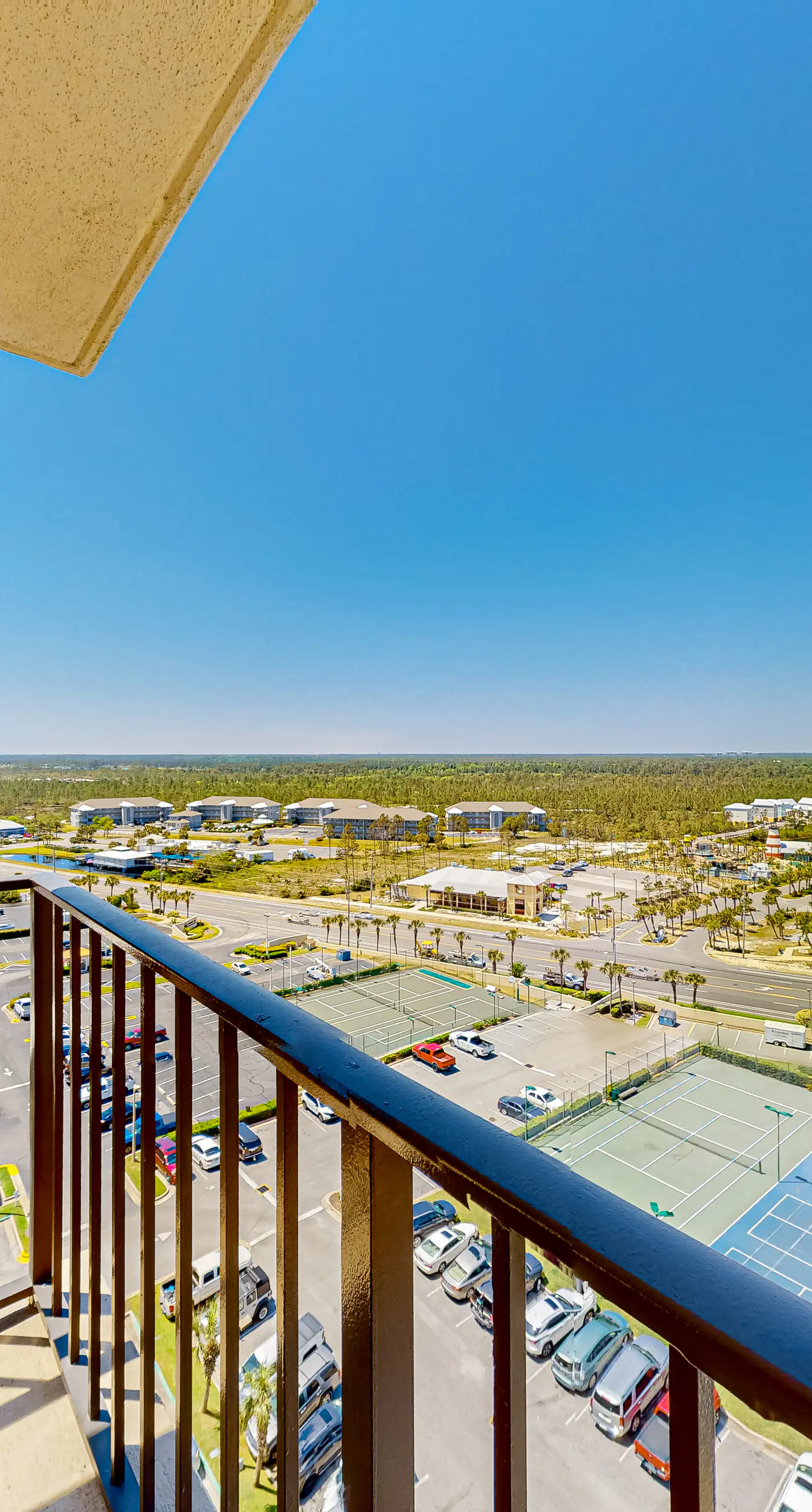 Gulf-front fourteenth-floor condo with pools, hot tub & great view