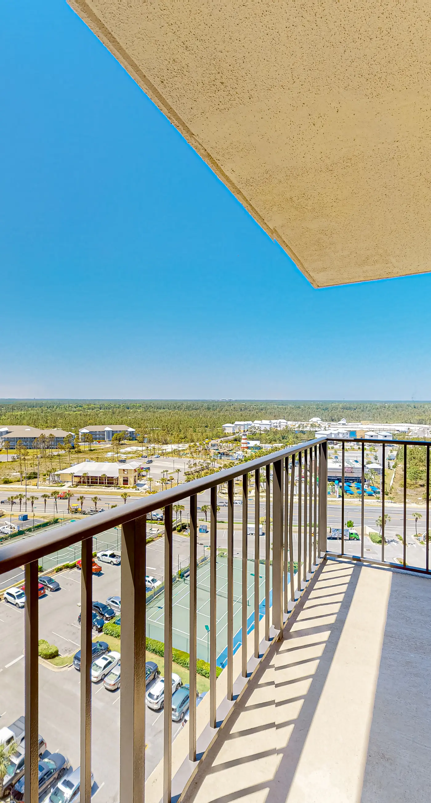 Gulf-front fourteenth-floor condo with pools, hot tub & great view