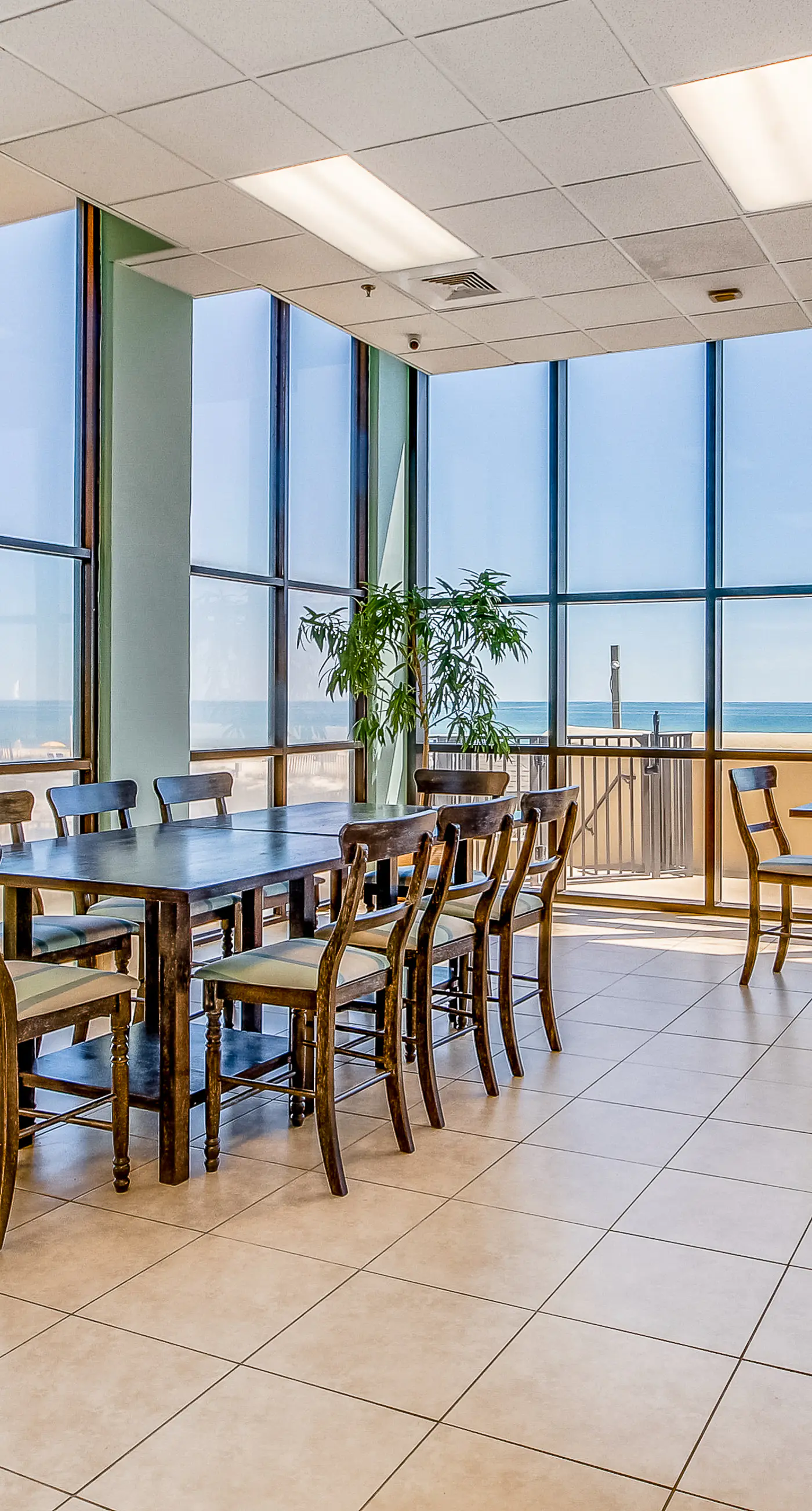 Gulf-front fourteenth-floor condo with pools, hot tub & great view