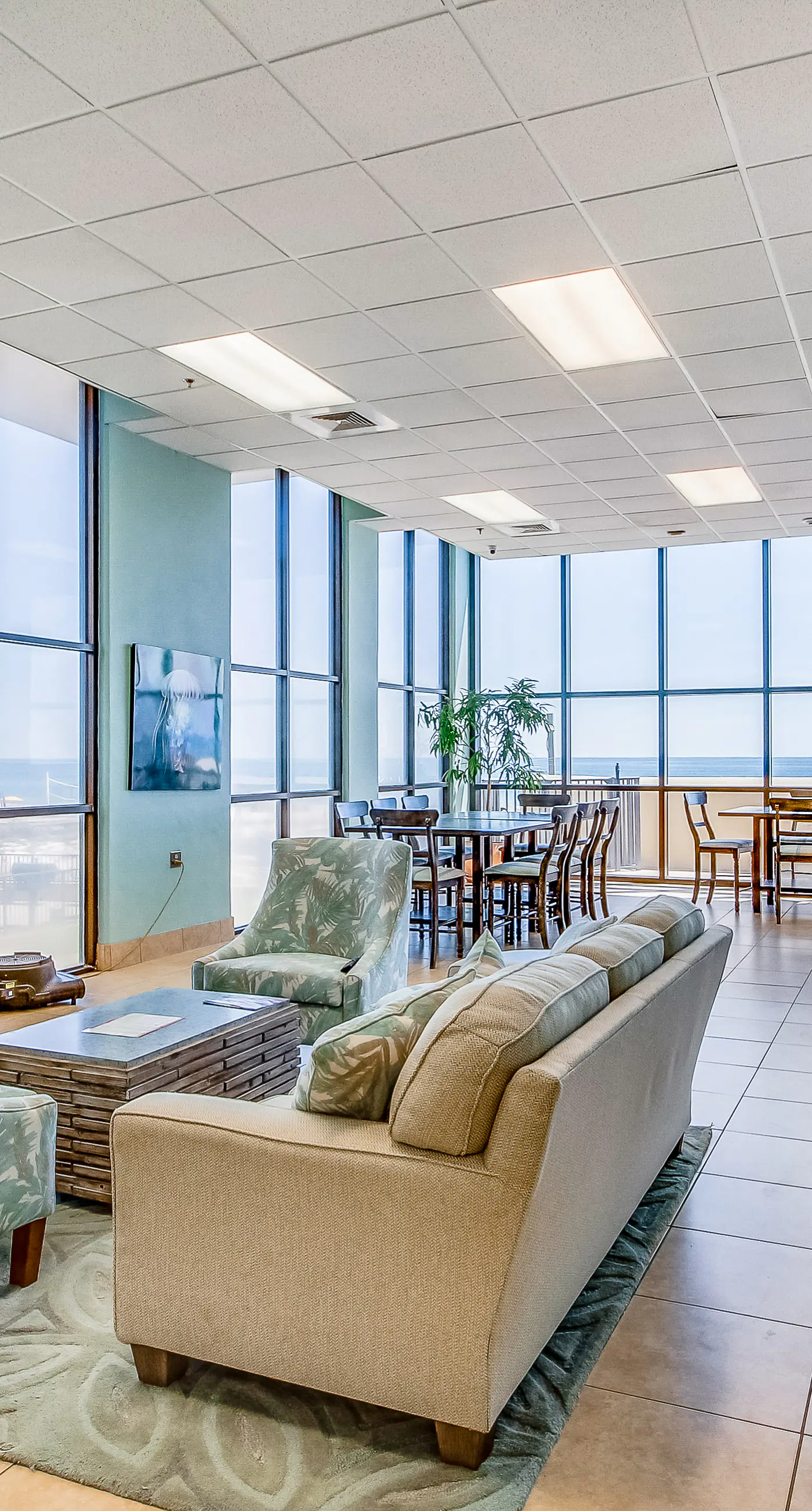 Gulf-front fourteenth-floor condo with pools, hot tub & great view