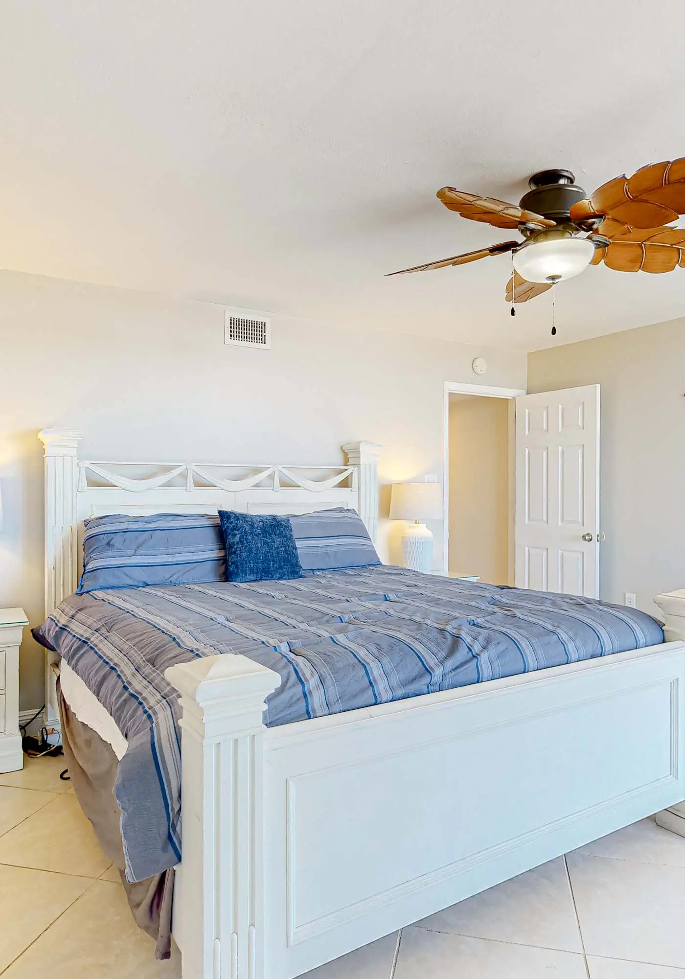 Gulf-front fourteenth-floor condo with pools, hot tub & great view