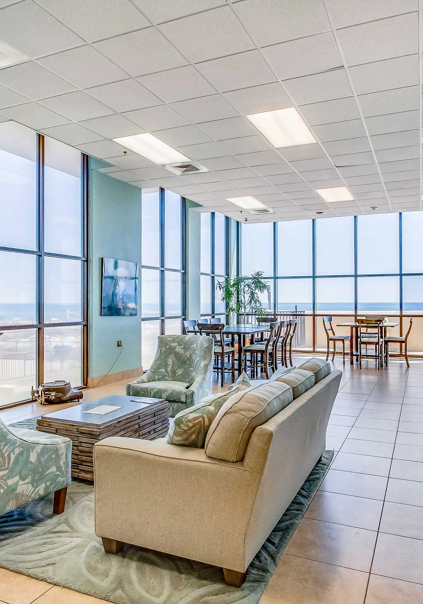 Gulf-front fourteenth-floor condo with pools, hot tub & great view