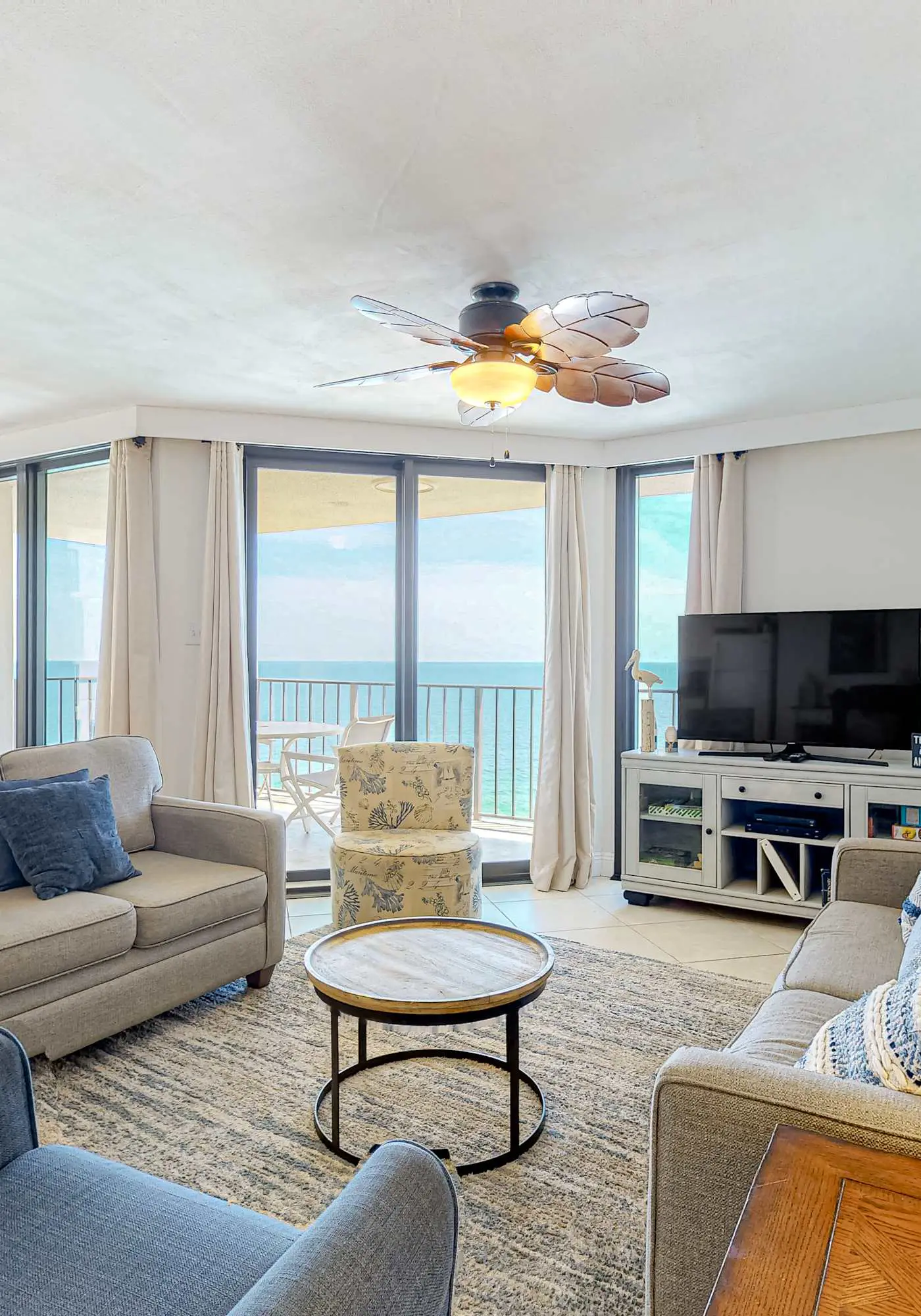 Gulf-front fourteenth-floor condo with pools, hot tub & great view