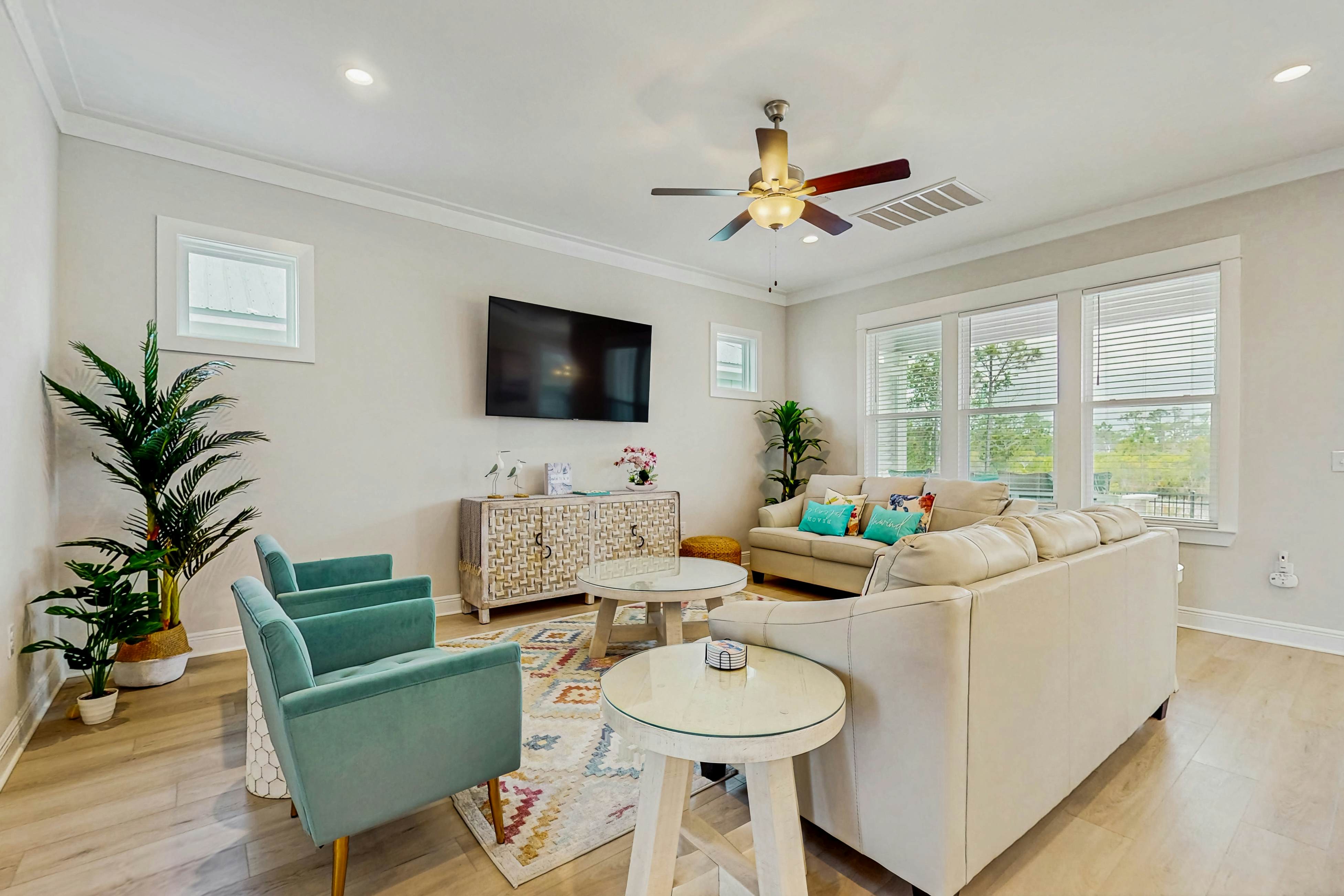 Coastal home with shared, zero entry pool, putting green, and WIFI