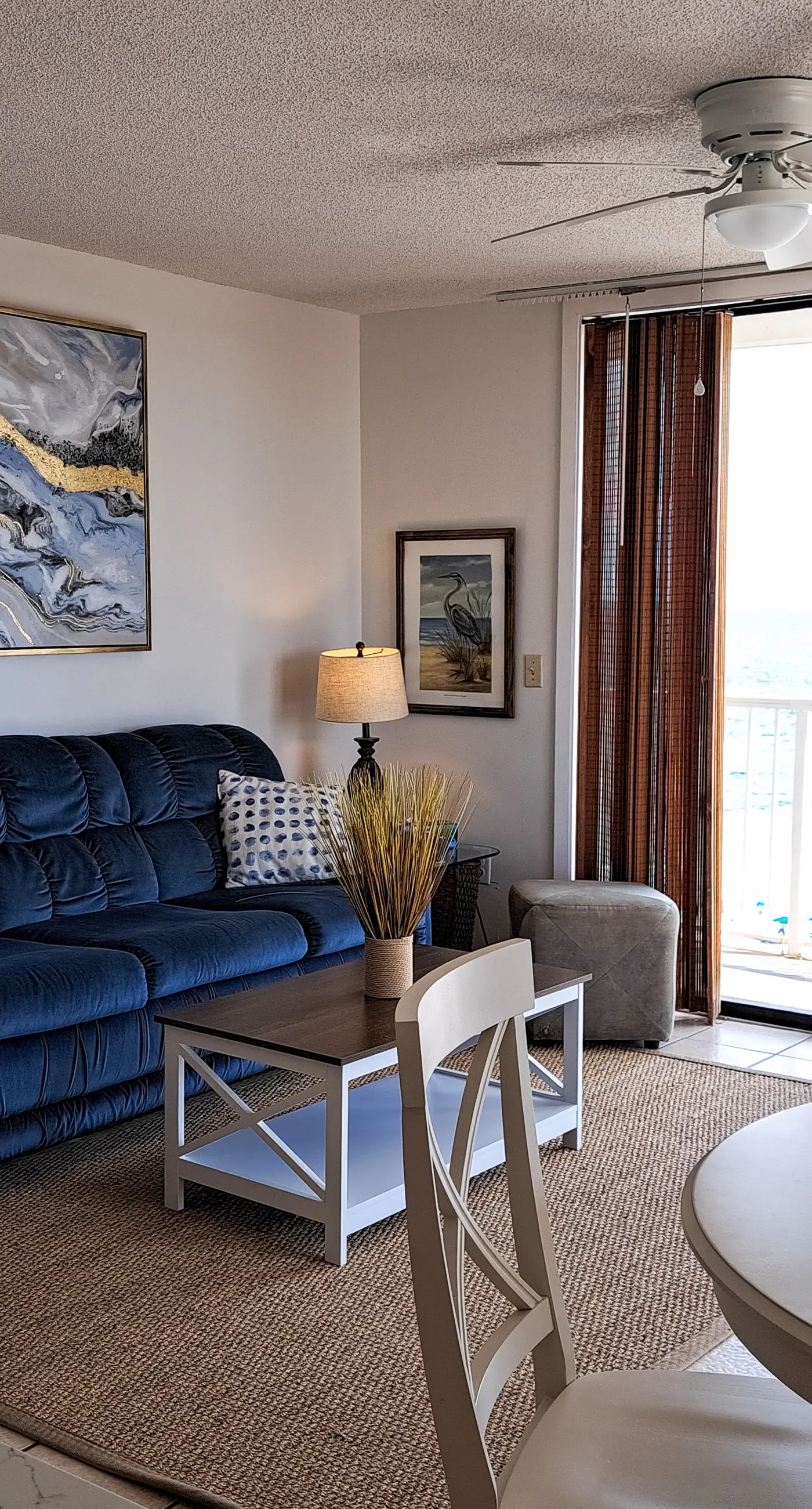 8th-floor beachfront condo w/ fitness center, hot tub, tennis courts, & 3 pools