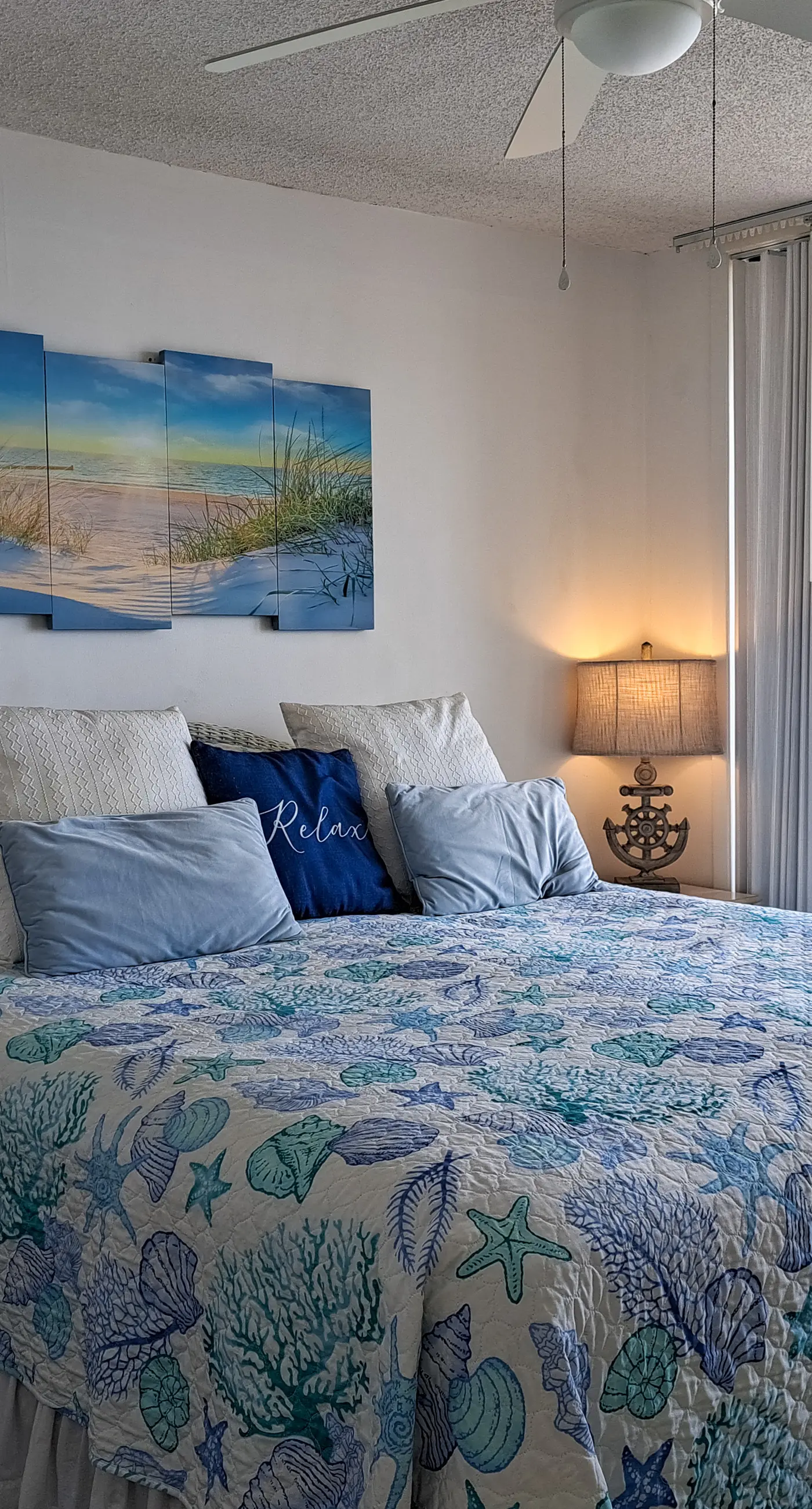 8th-floor beachfront condo w/ fitness center, hot tub, tennis courts, & 3 pools