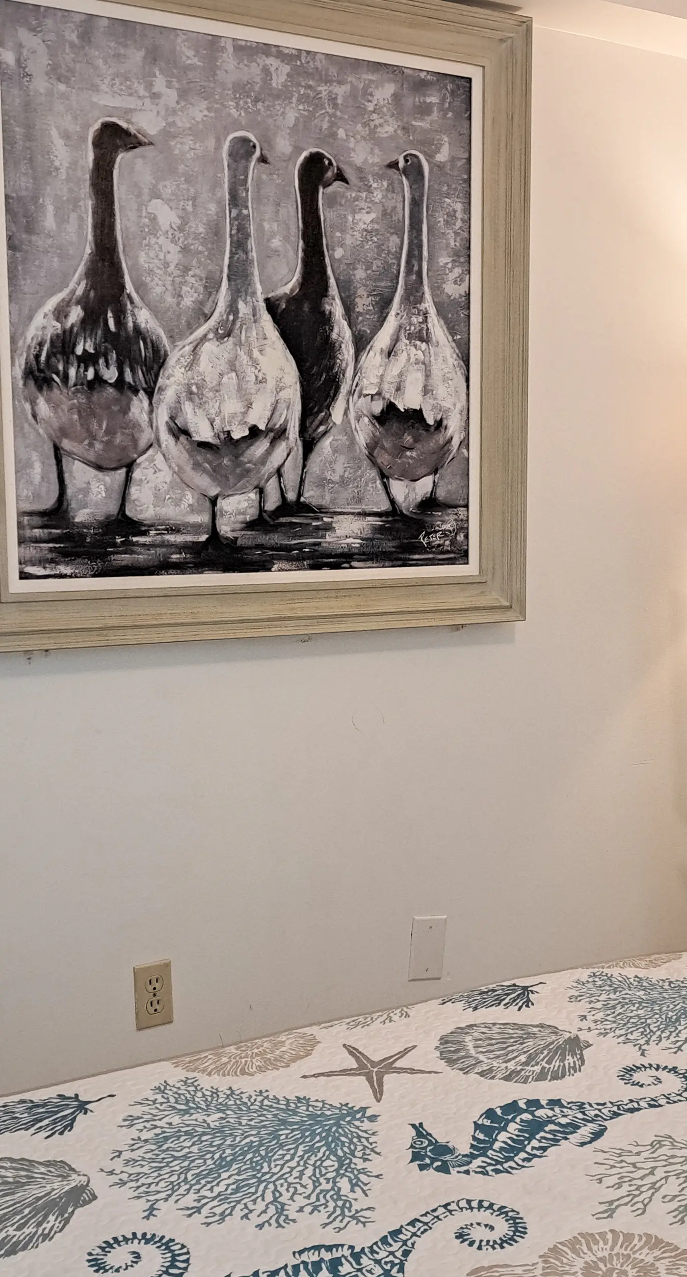 8th-floor beachfront condo w/ fitness center, hot tub, tennis courts, & 3 pools