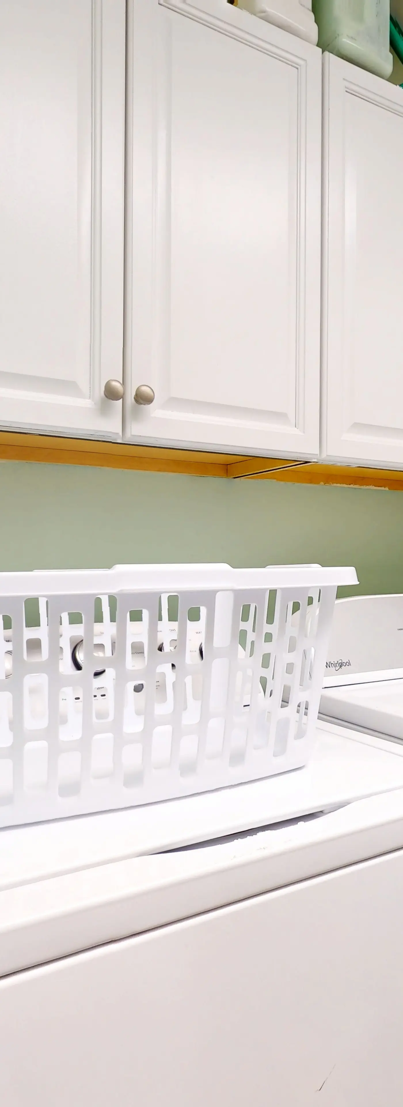 Beachfront condo with pool, private balcony, and laundry