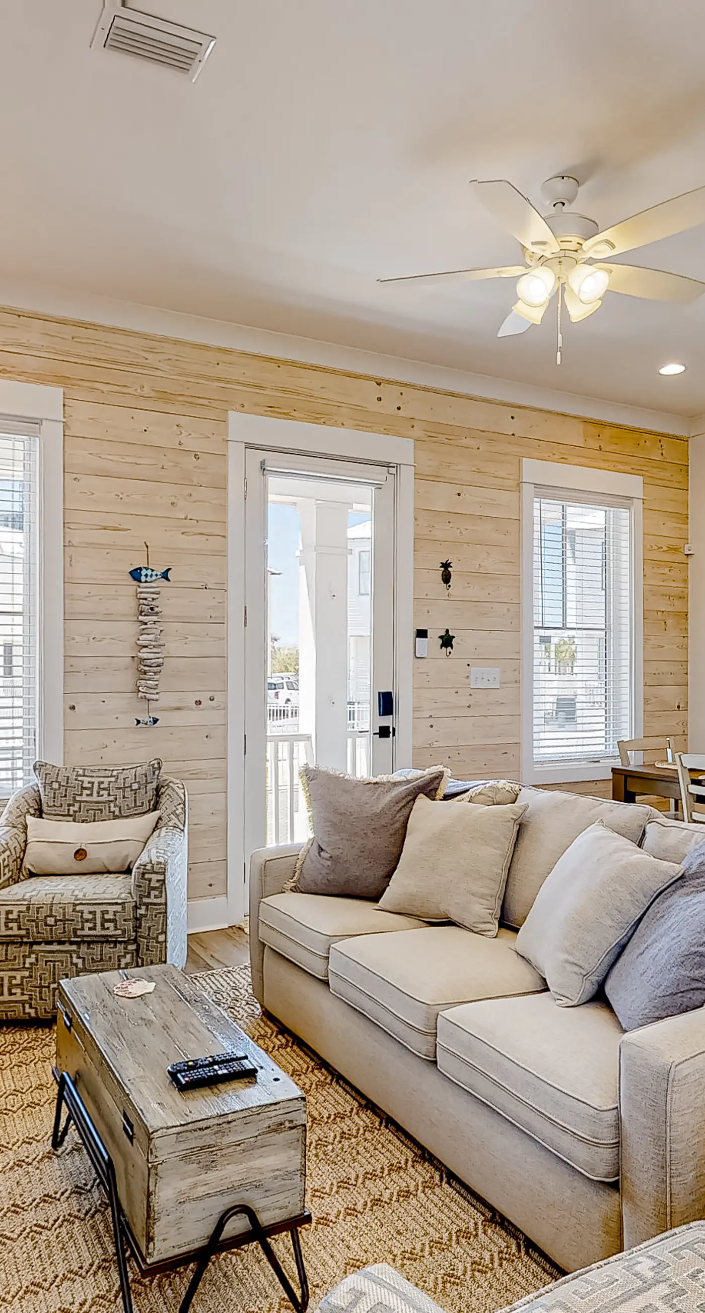 Friendly home with private pool, WiFi, private washer,dryer, and central AC