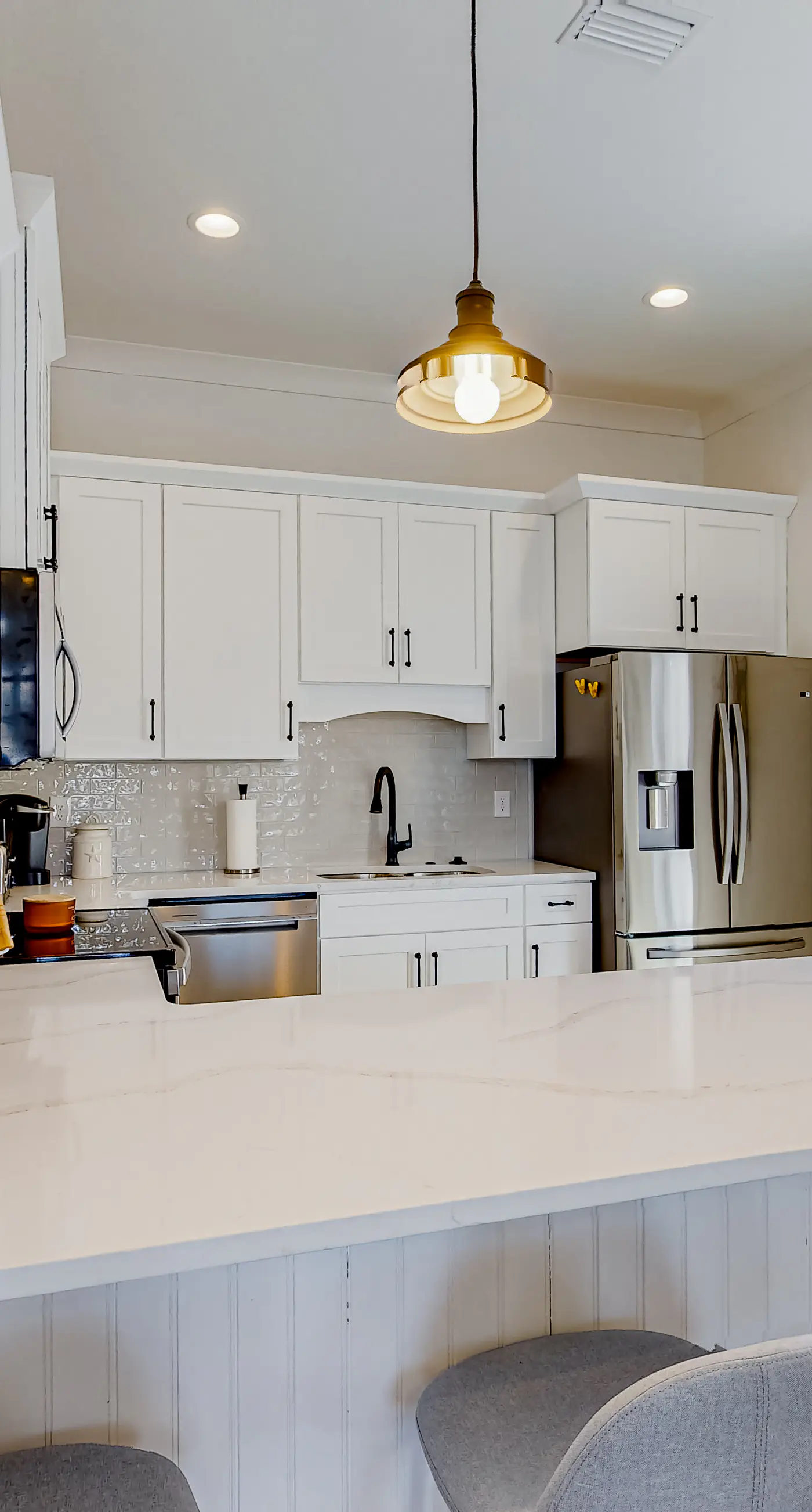 Friendly home with private pool, WiFi, private washer,dryer, and central AC