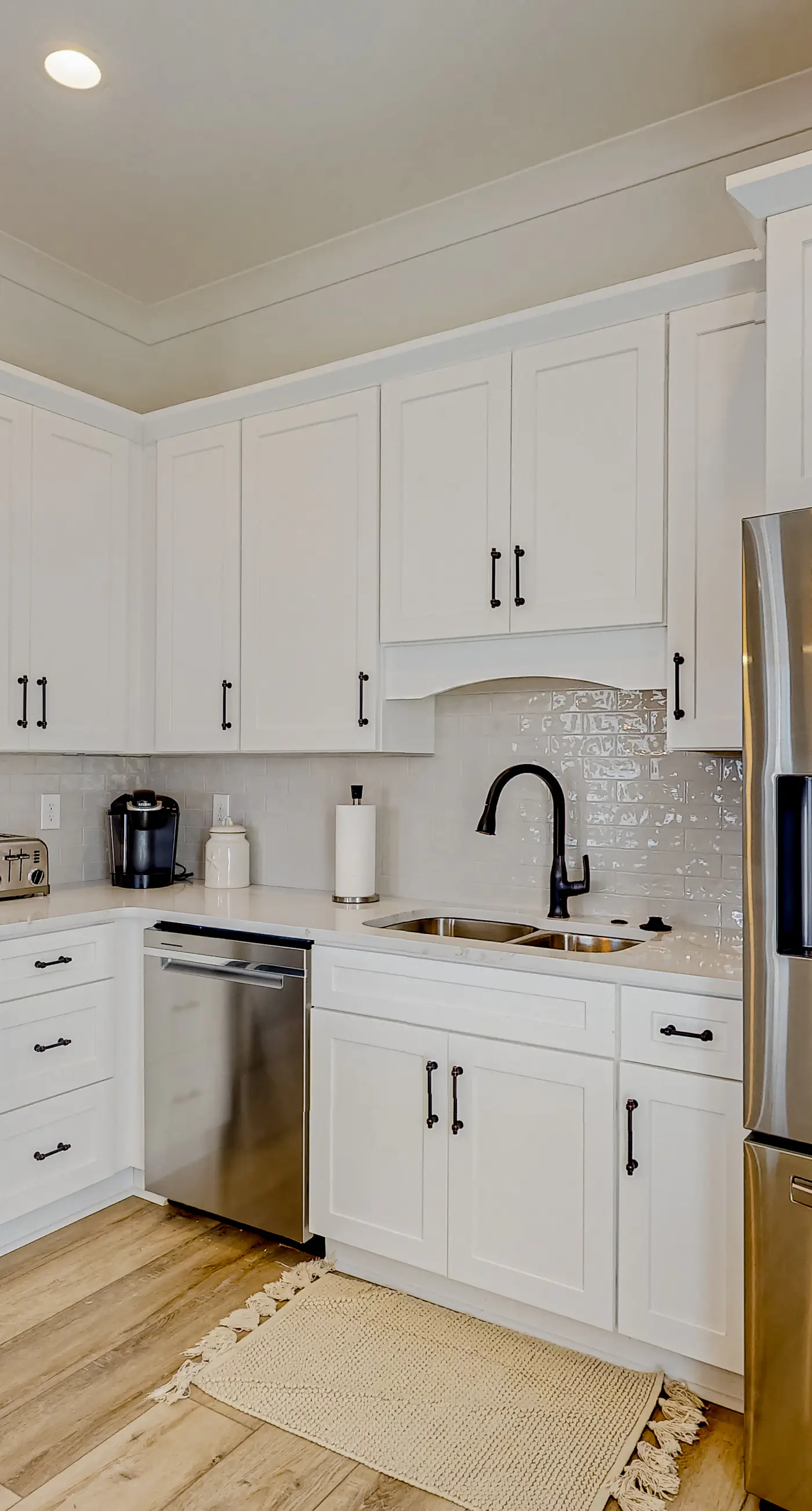 Friendly home with private pool, WiFi, private washer,dryer, and central AC