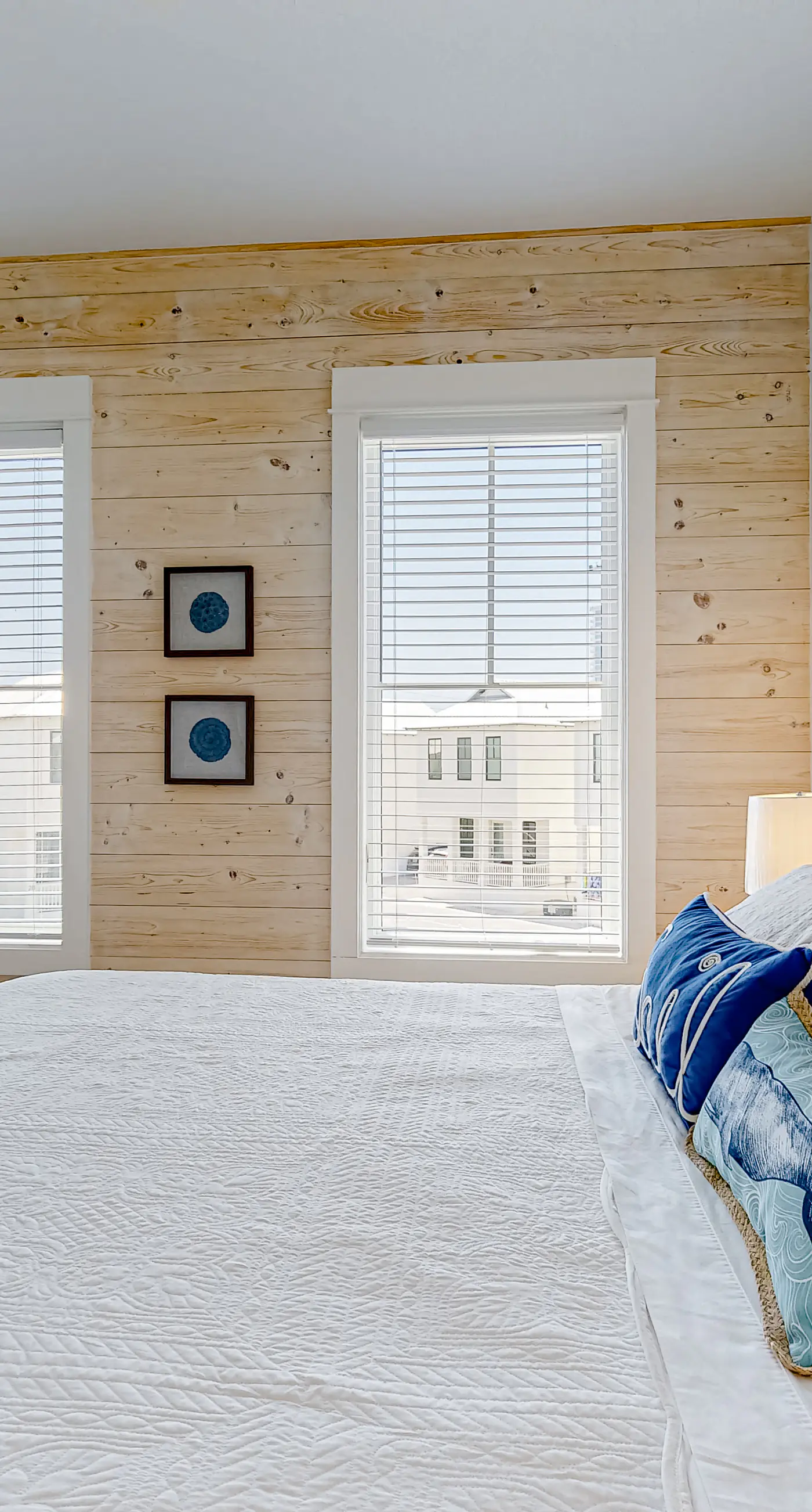 Friendly home with private pool, WiFi, private washer,dryer, and central AC