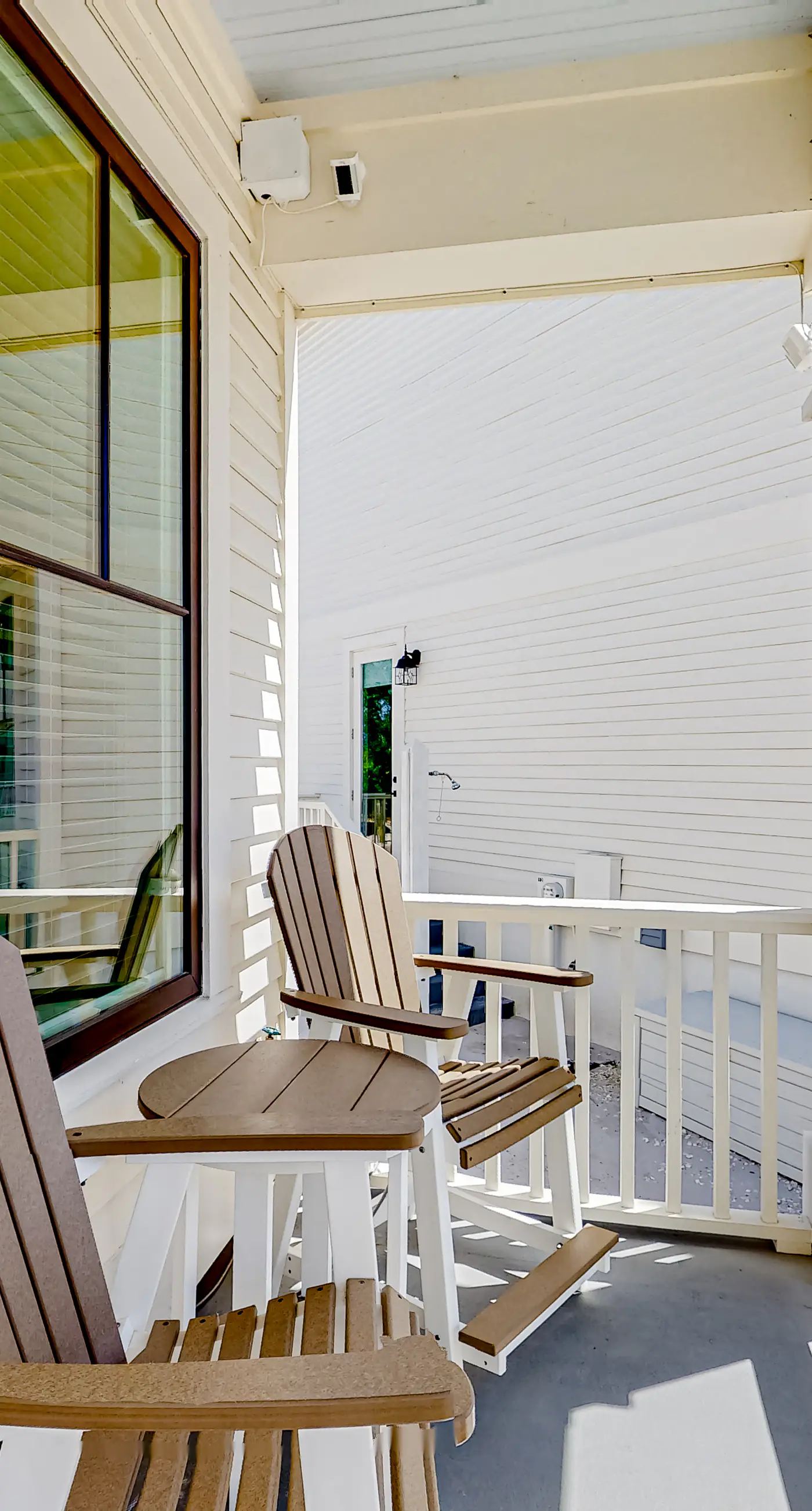 Friendly home with private pool, WiFi, private washer,dryer, and central AC