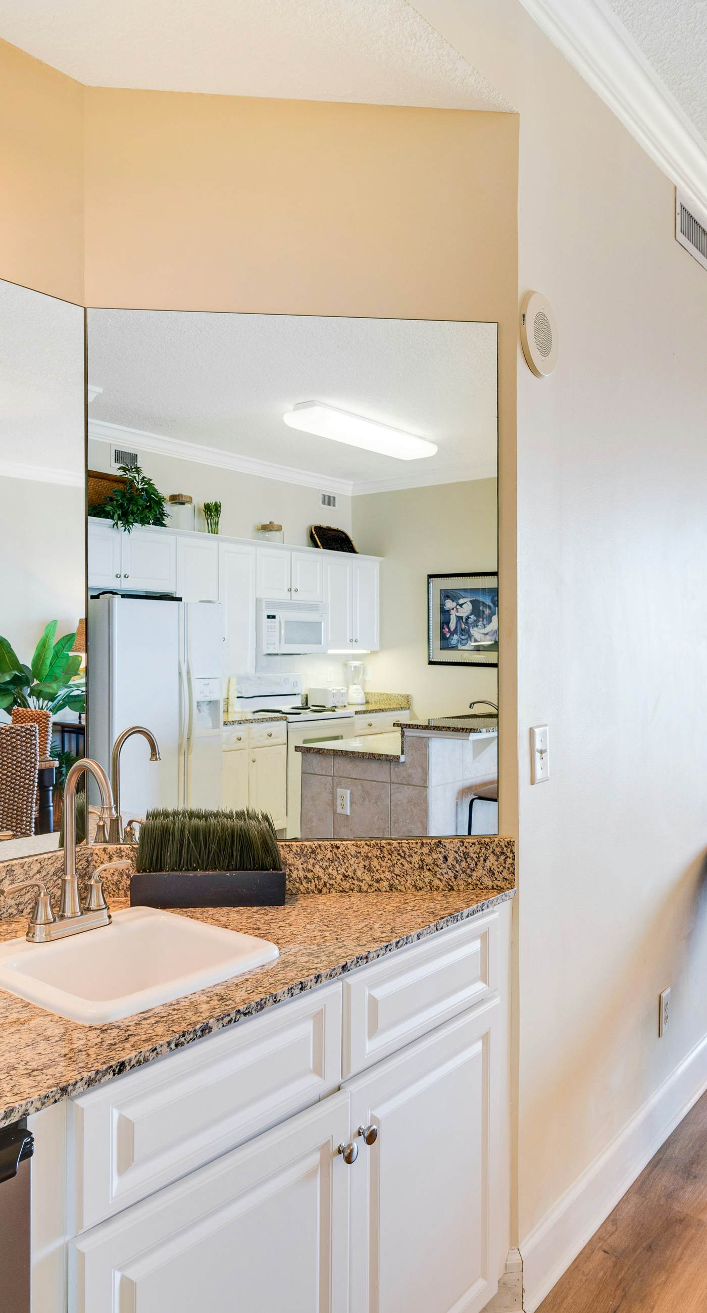 Gulf-front condo with balcony, central AC, pools, hot tubs & beach access