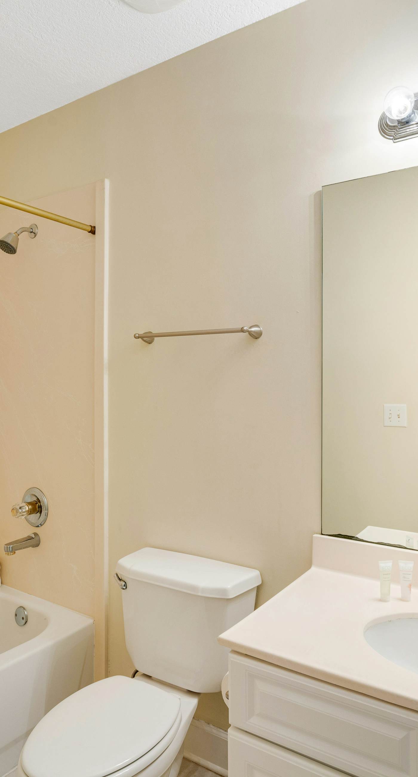 Gulf-front condo with balcony, central AC, pools, hot tubs & beach access