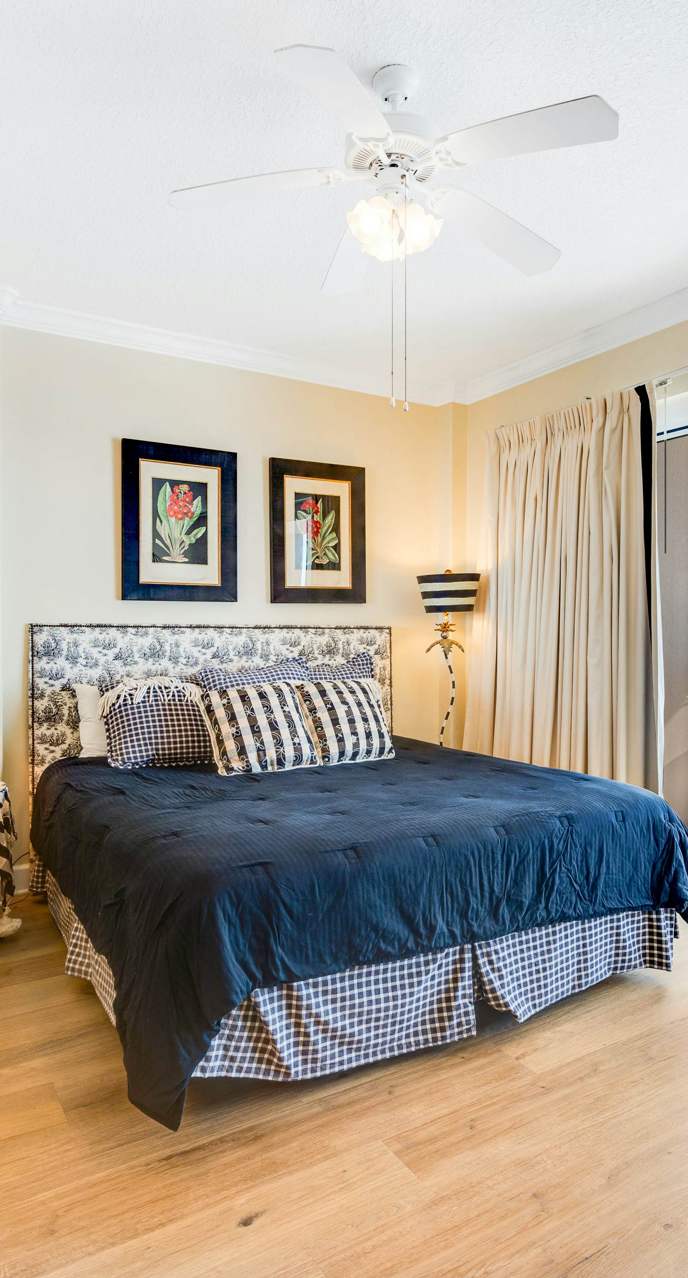 Gulf-front condo with balcony, central AC, pools, hot tubs & beach access