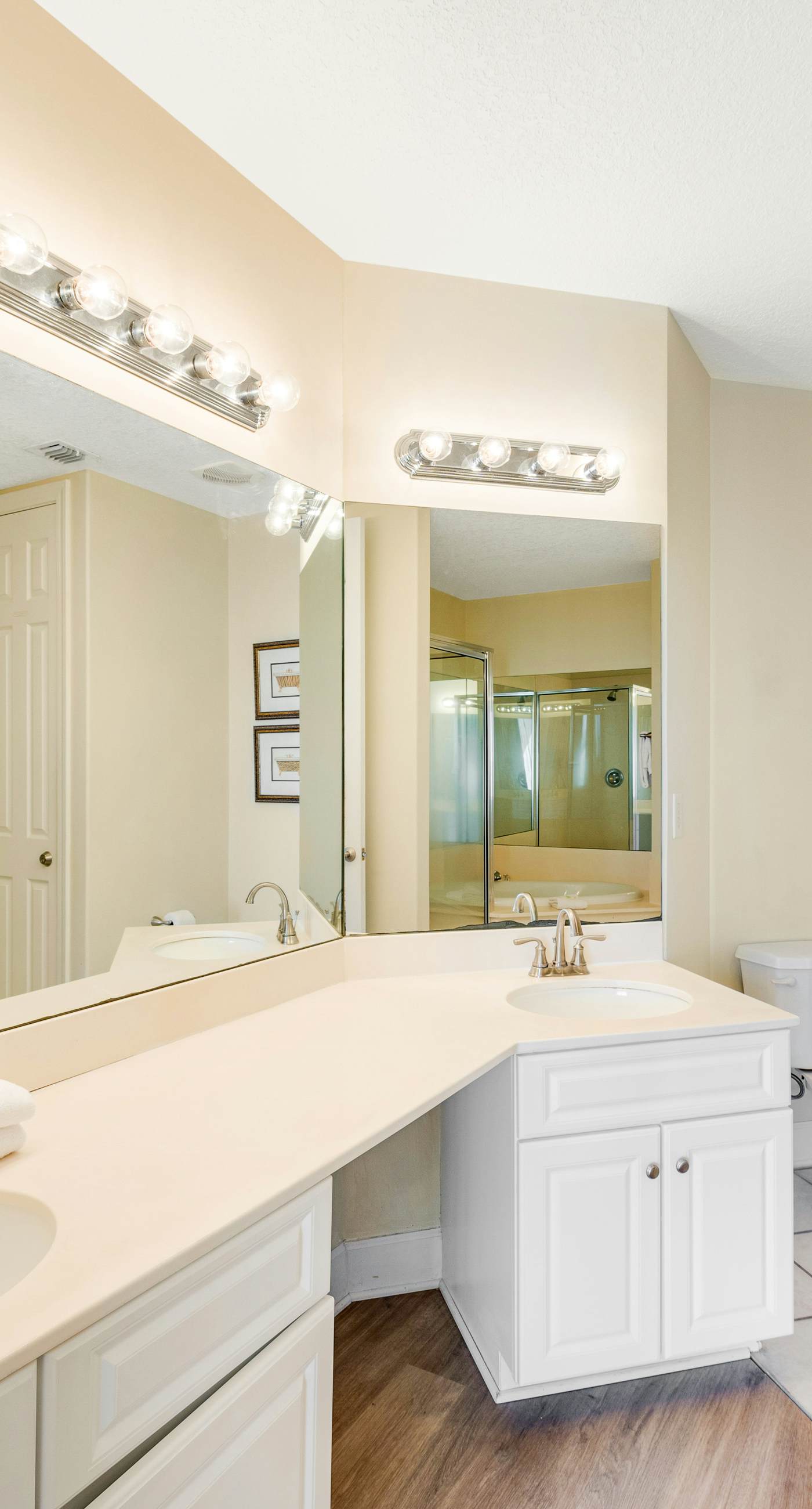 Gulf-front condo with balcony, central AC, pools, hot tubs & beach access