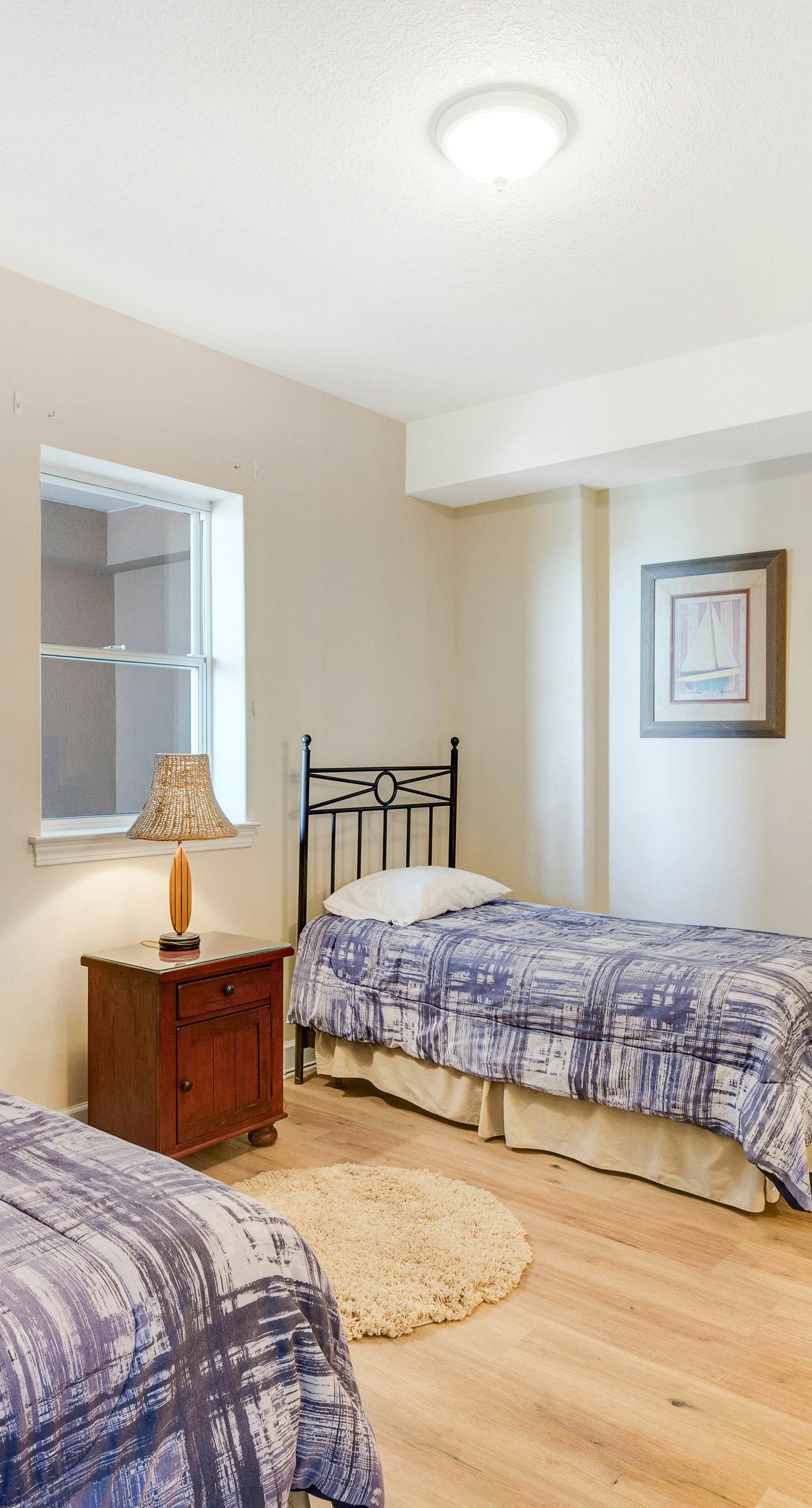 Gulf-front condo with balcony, central AC, pools, hot tubs & beach access