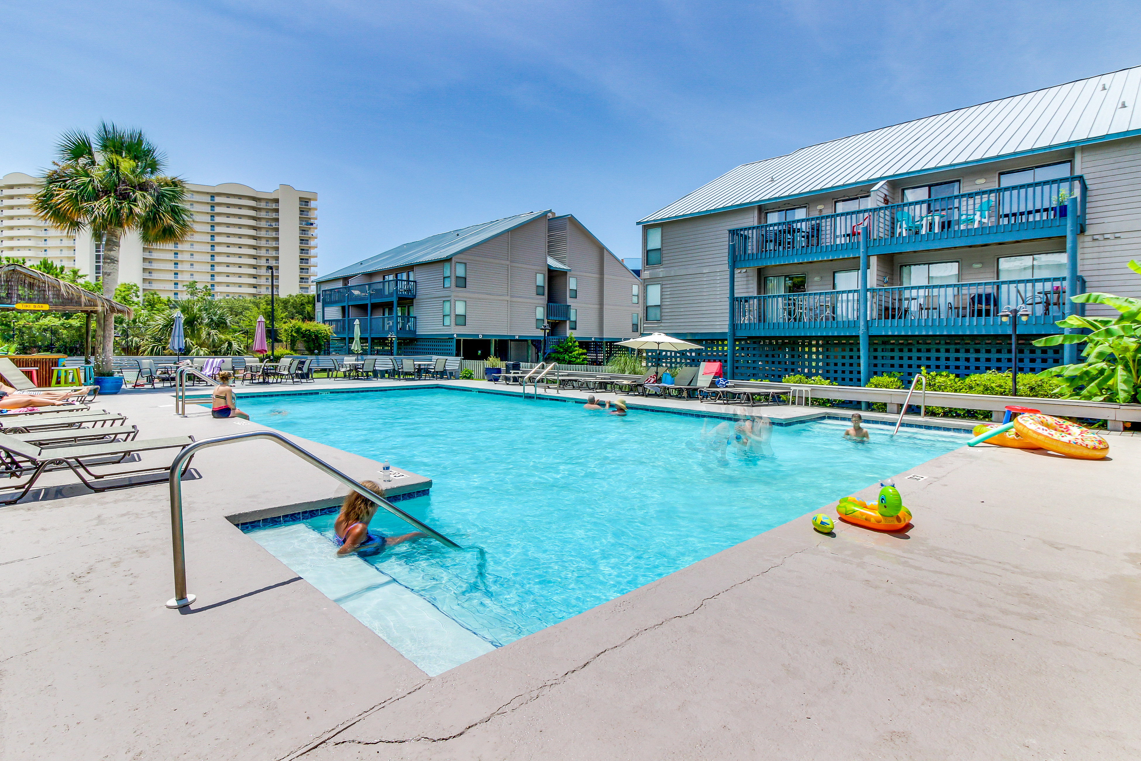 Stunning, remodeled condo on Cotton Bayou with shared dock & pool