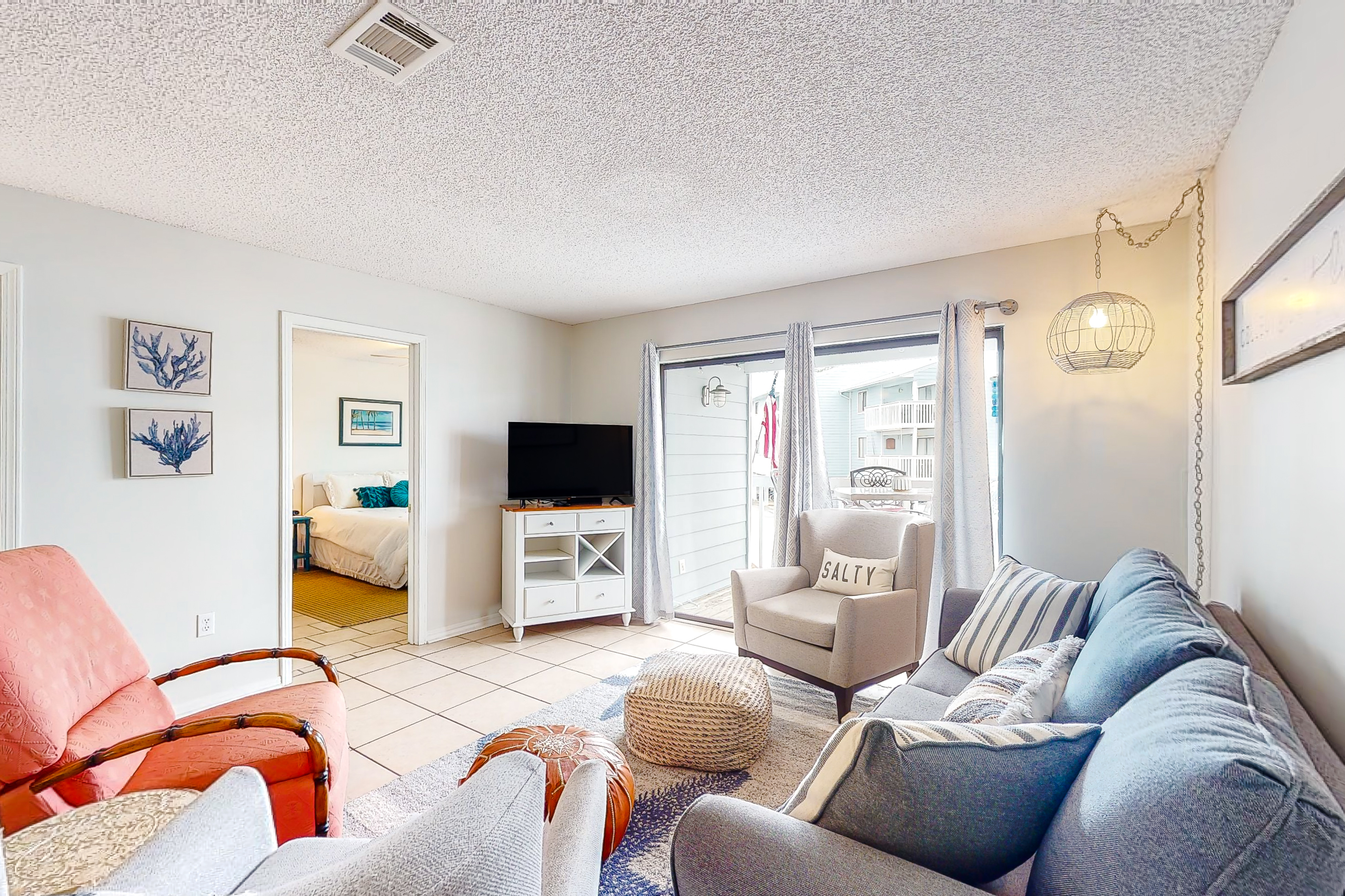 Calming water view condo with full kitchen, balcony, pool, & TV - close to park