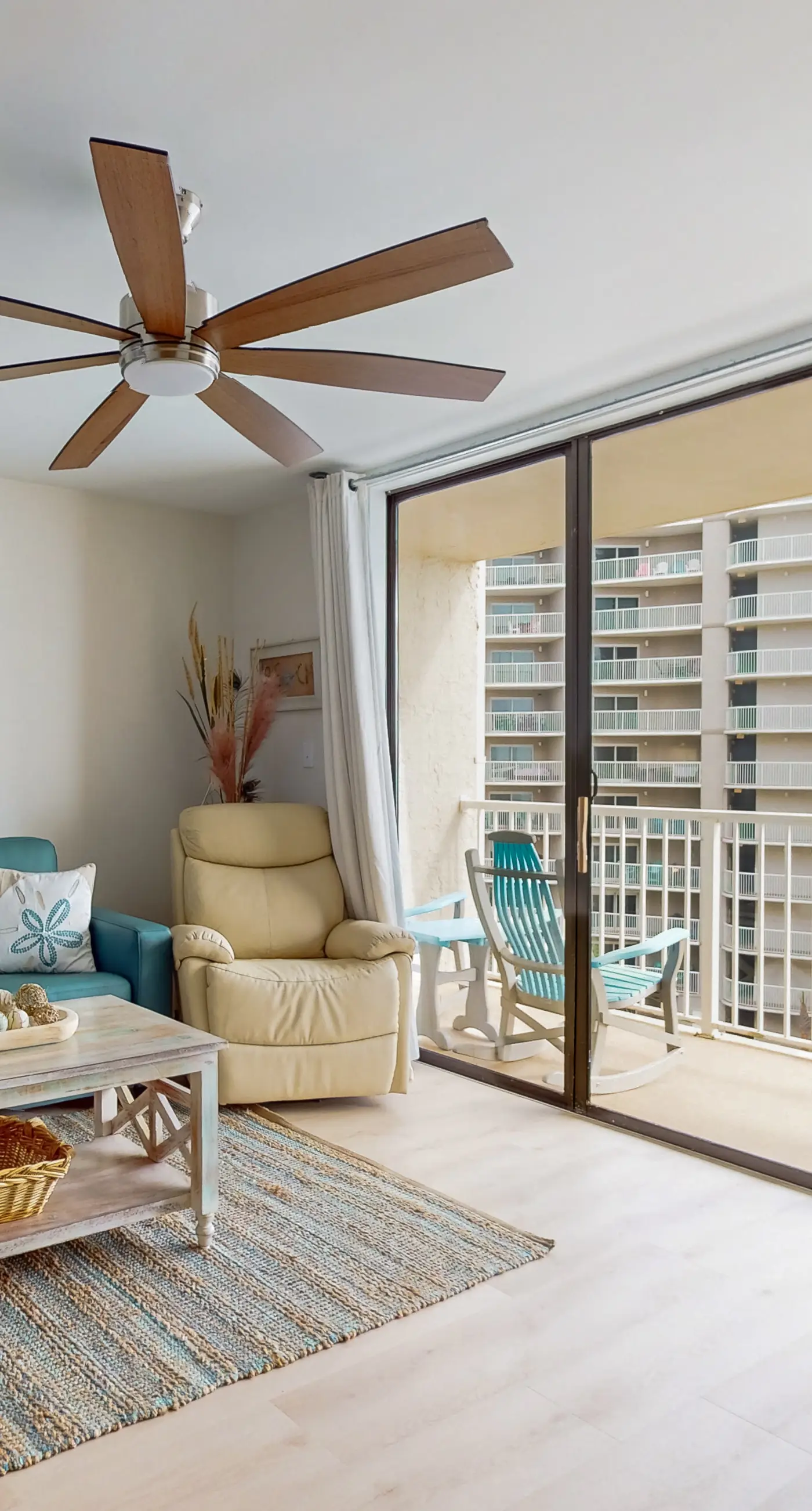 6th-floor remodeled condo w/ Gulf views, beach access, pools, tennis, & BBQ area