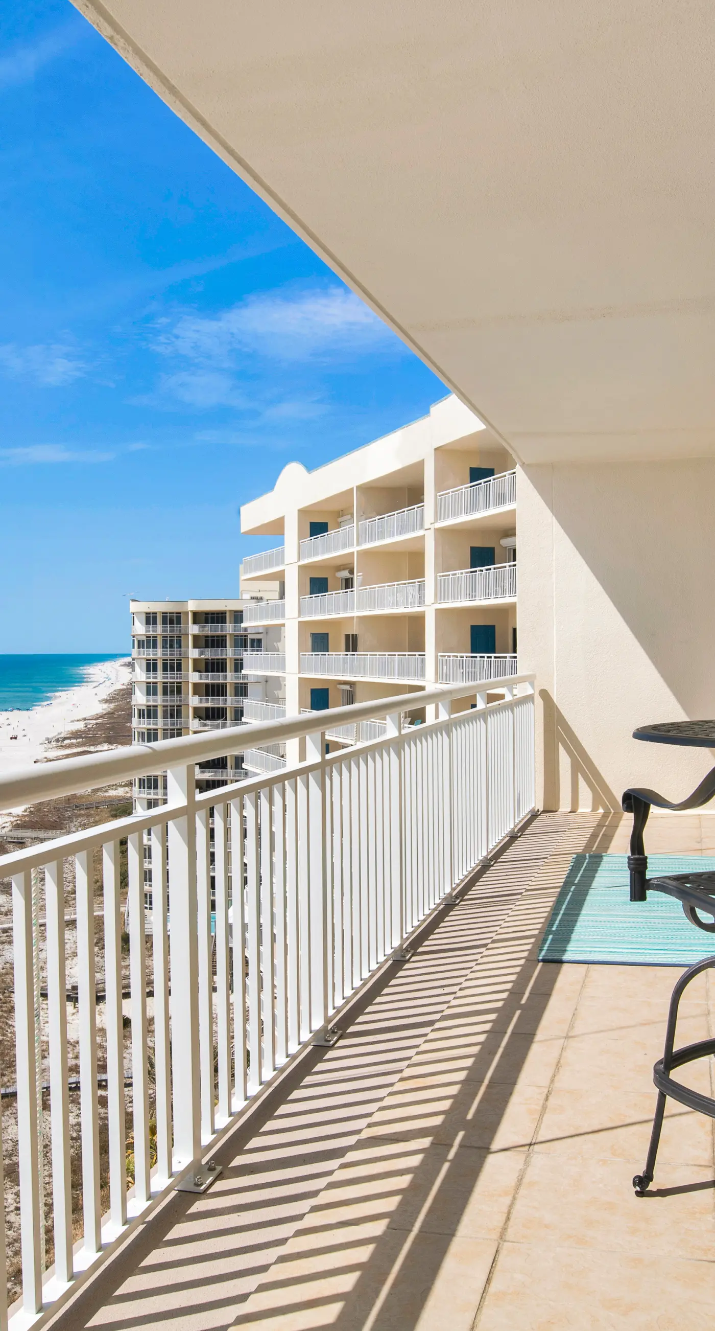 Upscale beachfront retreat w/private balcony, resort pool, sauna, & beach access