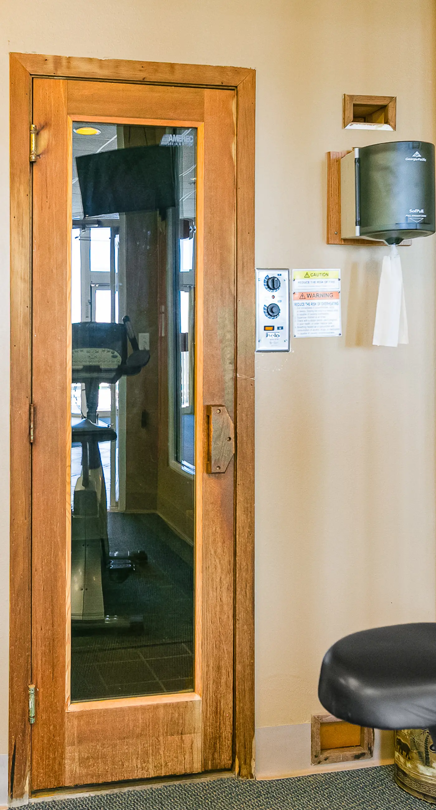 Upscale beachfront retreat w/private balcony, resort pool, sauna, & beach access