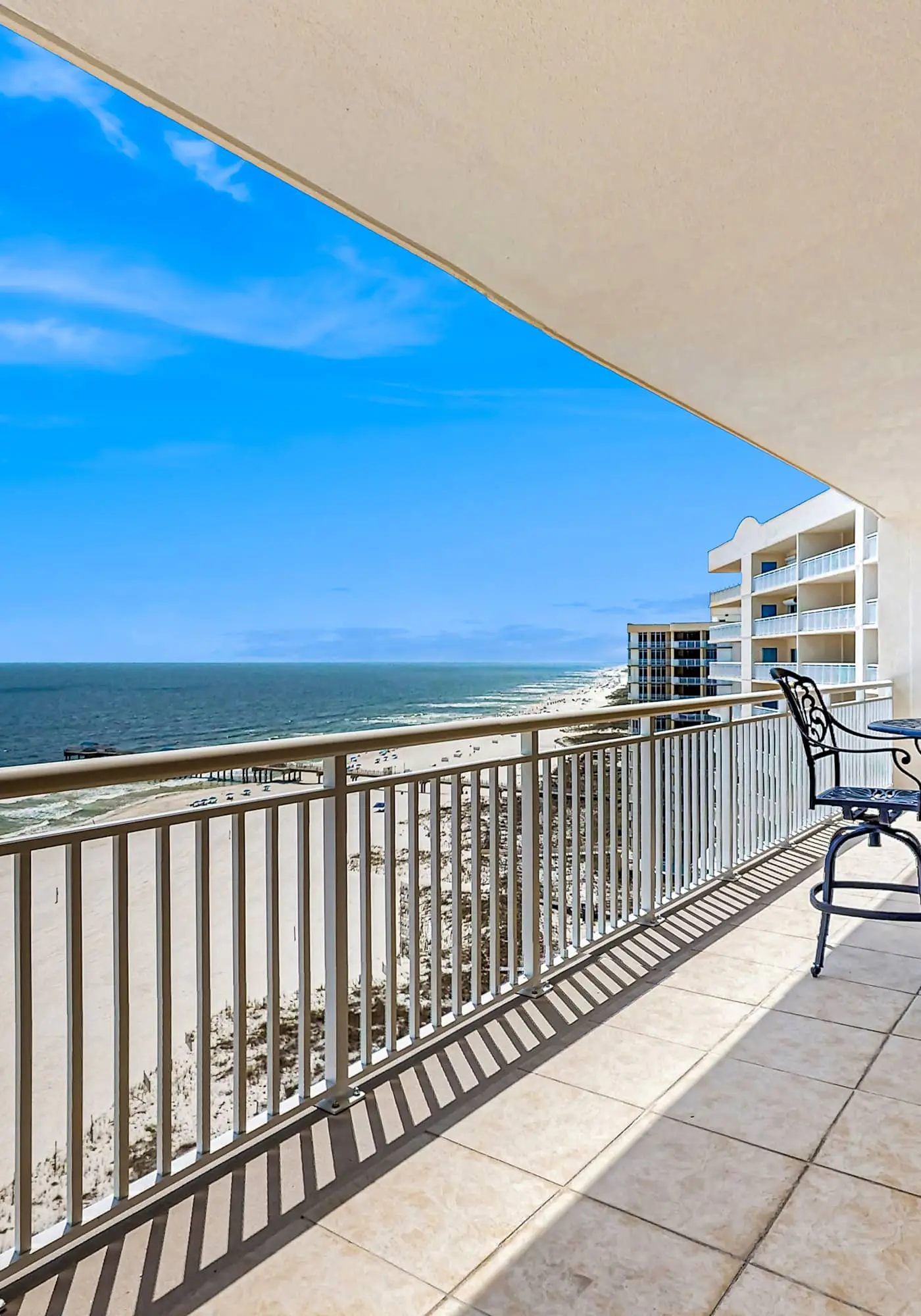 Upscale beachfront retreat w/private balcony, resort pool, sauna, & beach access