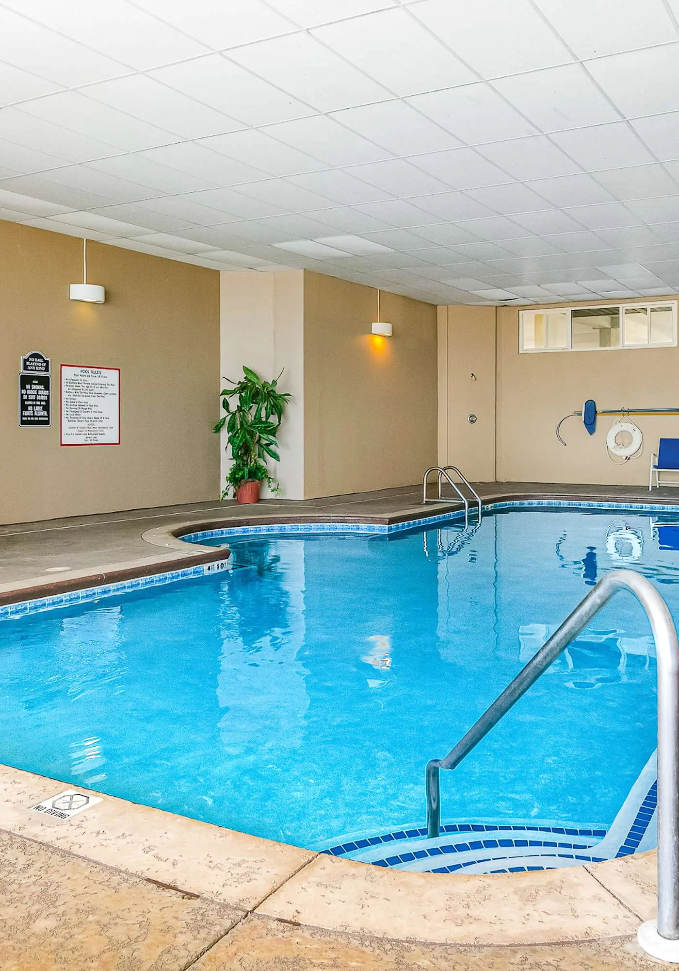 Upscale beachfront retreat w/private balcony, resort pool, sauna, & beach access