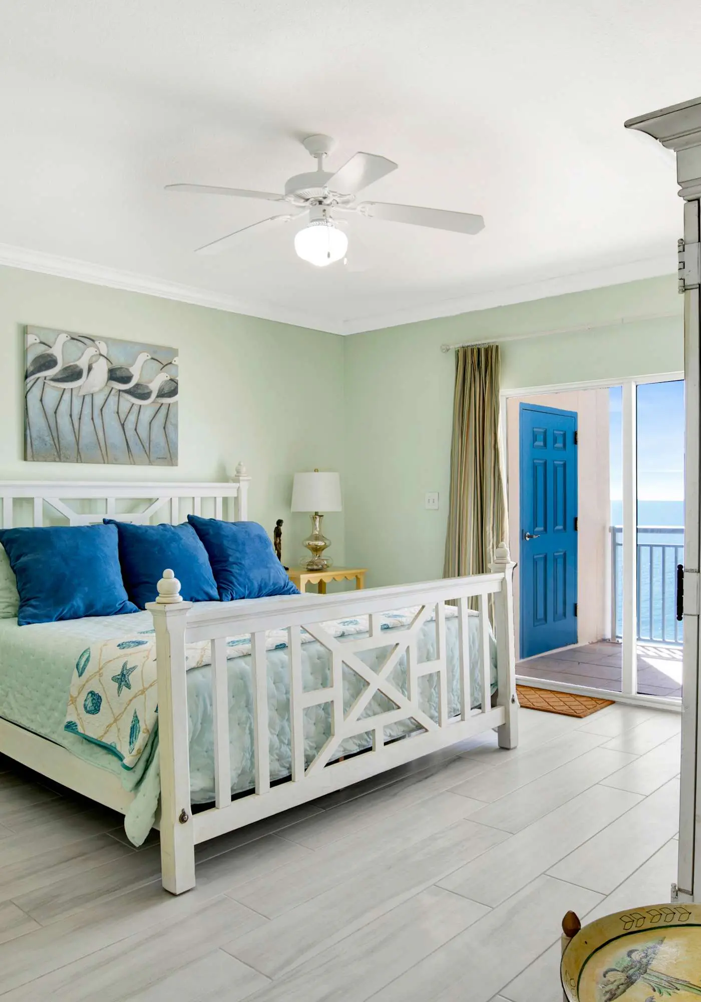 Upscale beachfront retreat w/private balcony, resort pool, sauna, & beach access