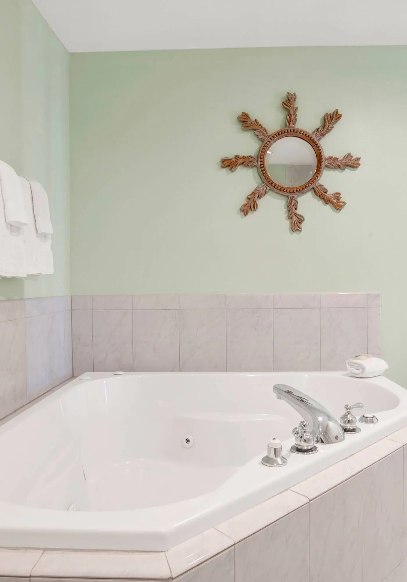 Upscale beachfront retreat w/private balcony, resort pool, sauna, & beach access