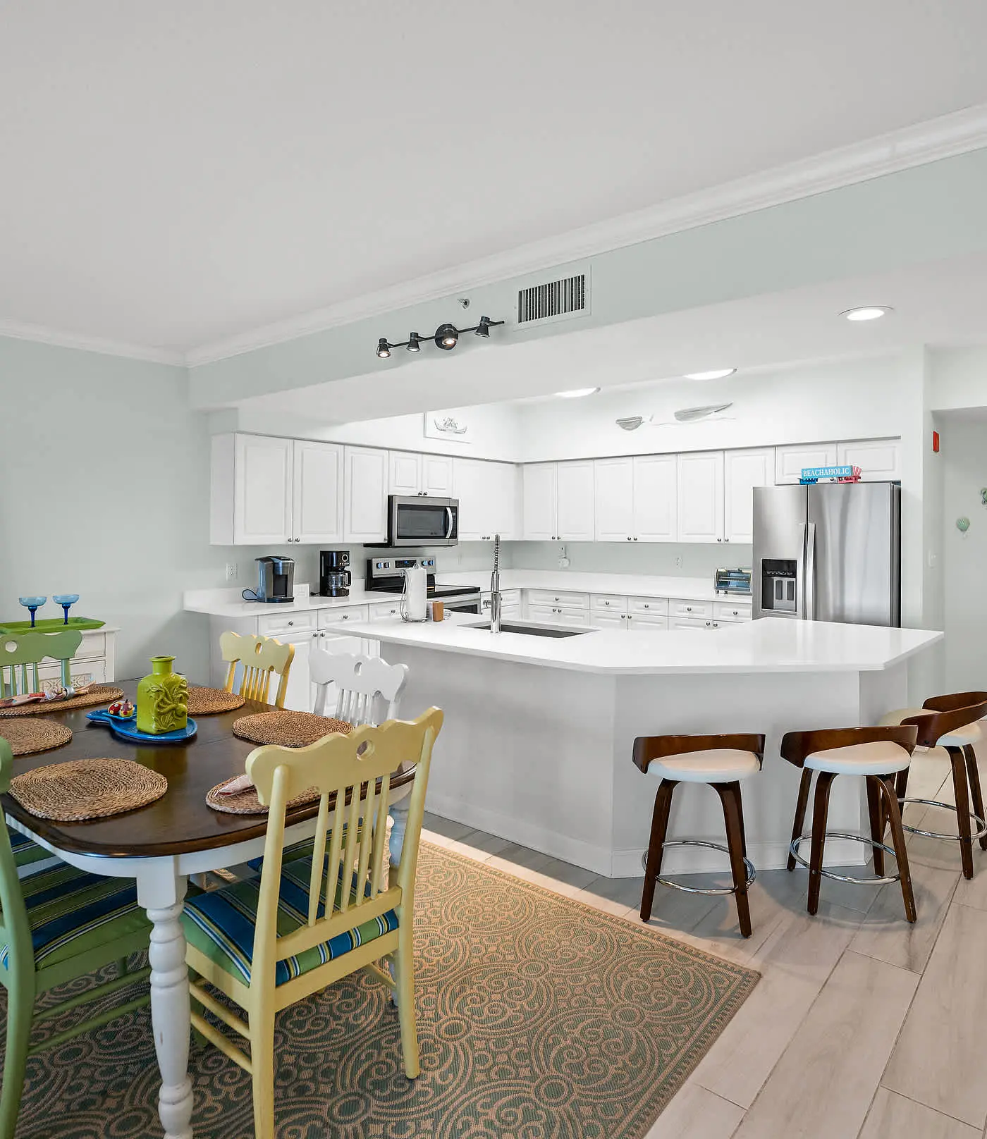 Upscale beachfront retreat w/private balcony, resort pool, sauna, & beach access