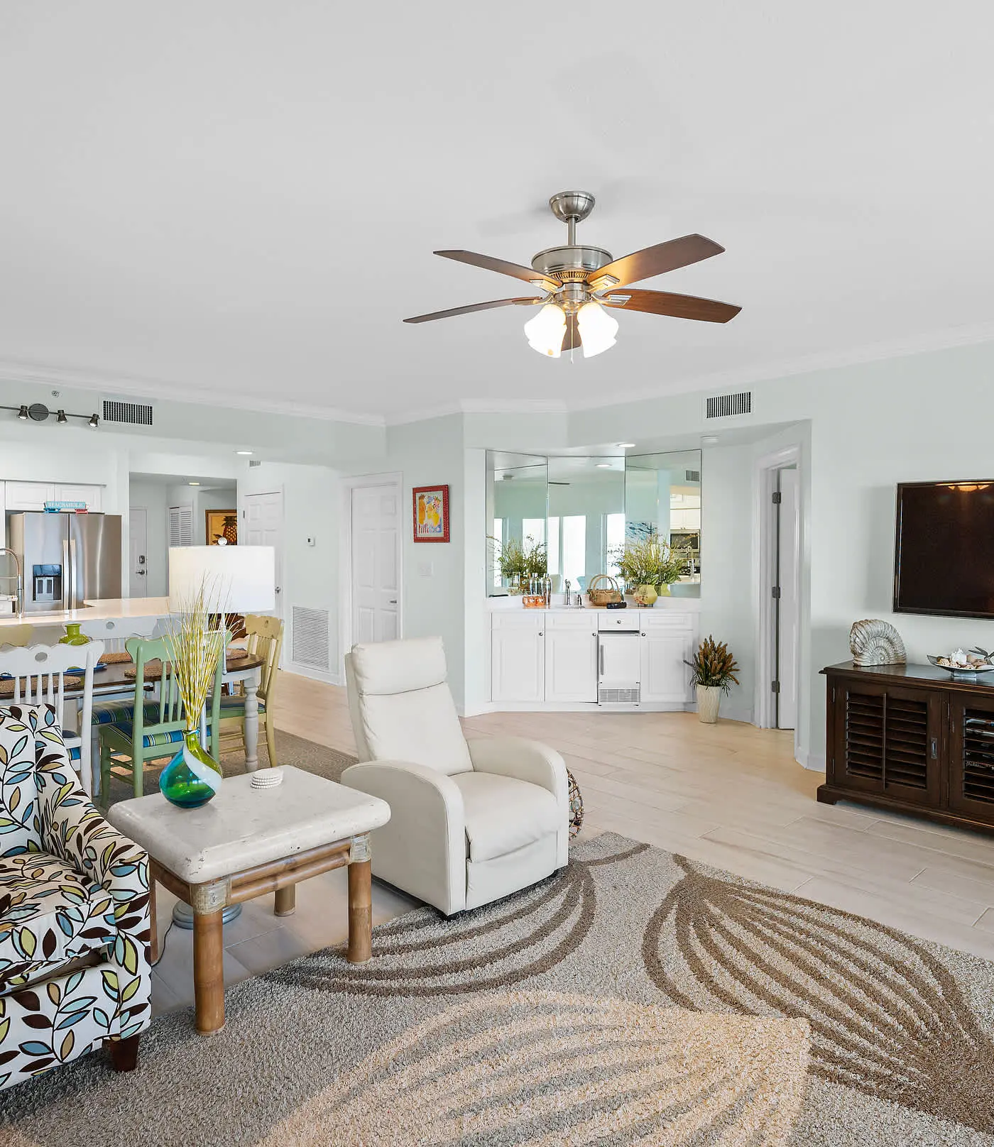 Upscale beachfront retreat w/private balcony, resort pool, sauna, & beach access