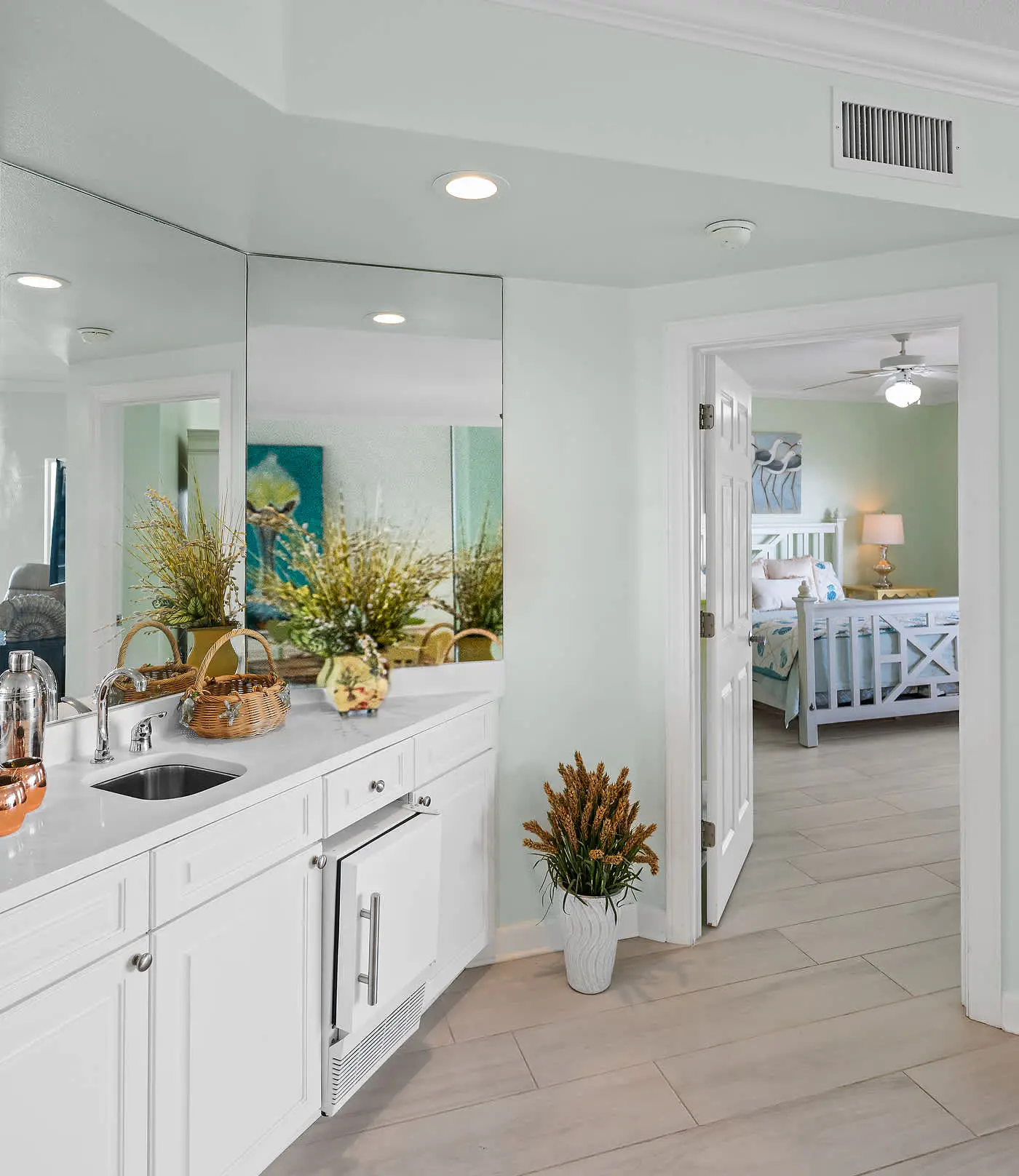 Upscale beachfront retreat w/private balcony, resort pool, sauna, & beach access