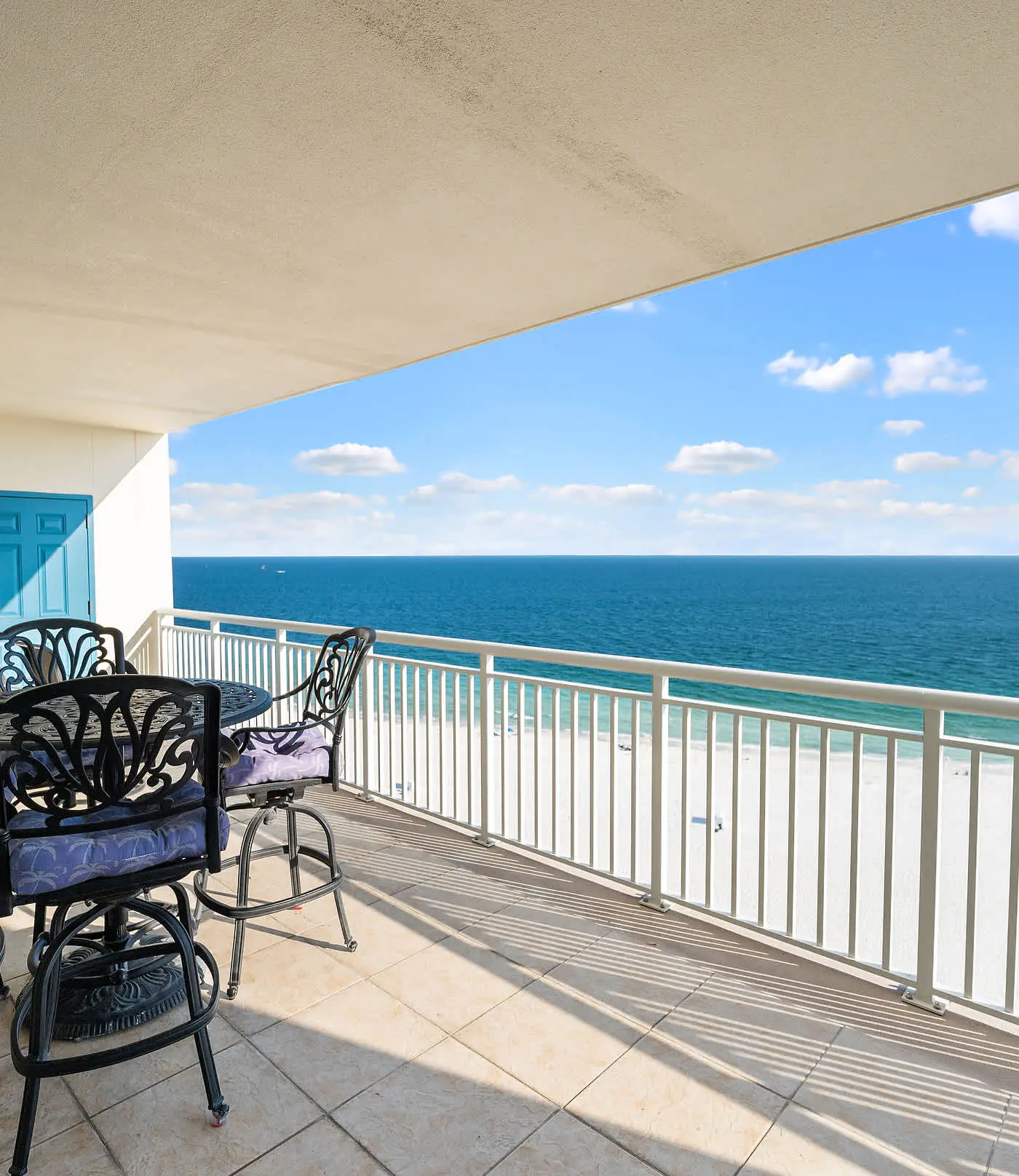 Upscale beachfront retreat w/private balcony, resort pool, sauna, & beach access