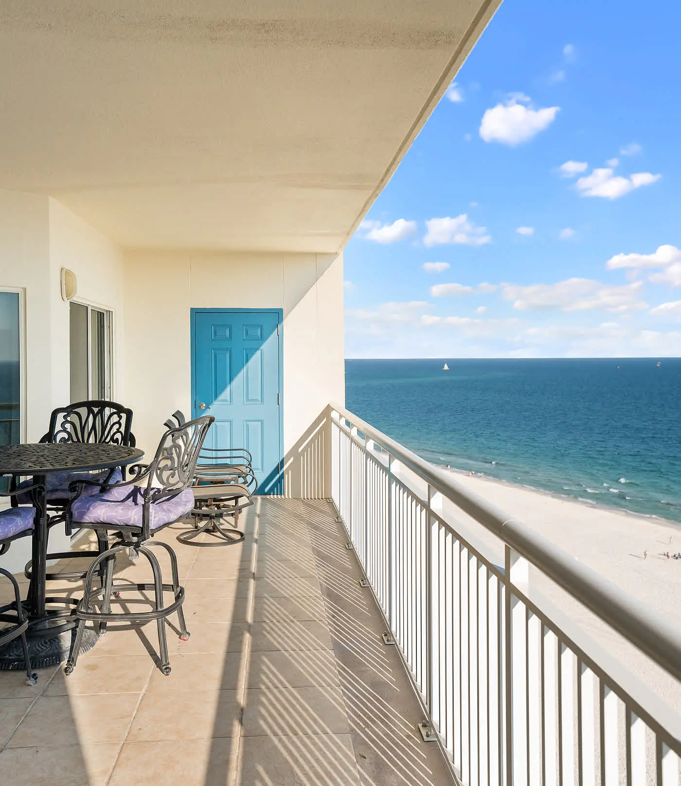 Upscale beachfront retreat w/private balcony, resort pool, sauna, & beach access
