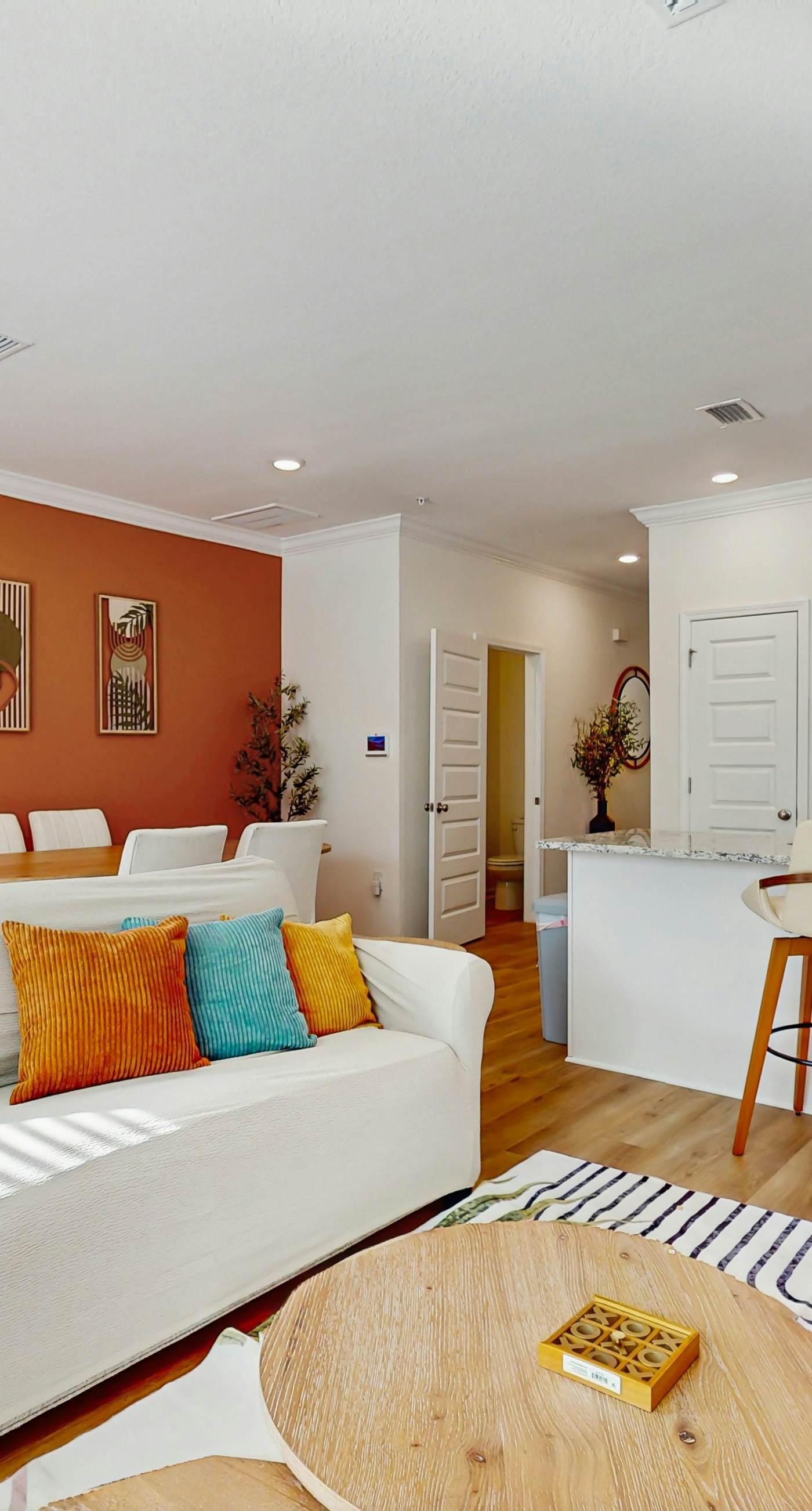 Dog friendly home near the Wharf with internet and free parking