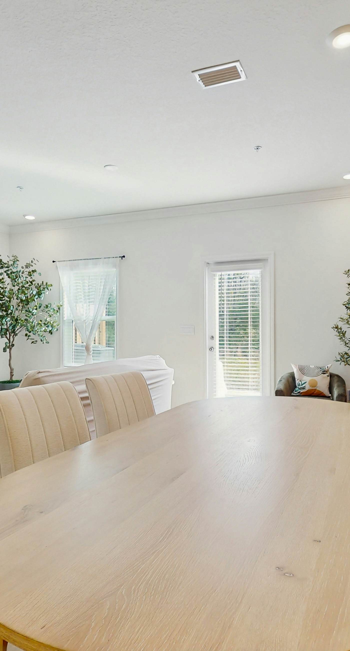 Dog friendly home near the Wharf with internet and free parking