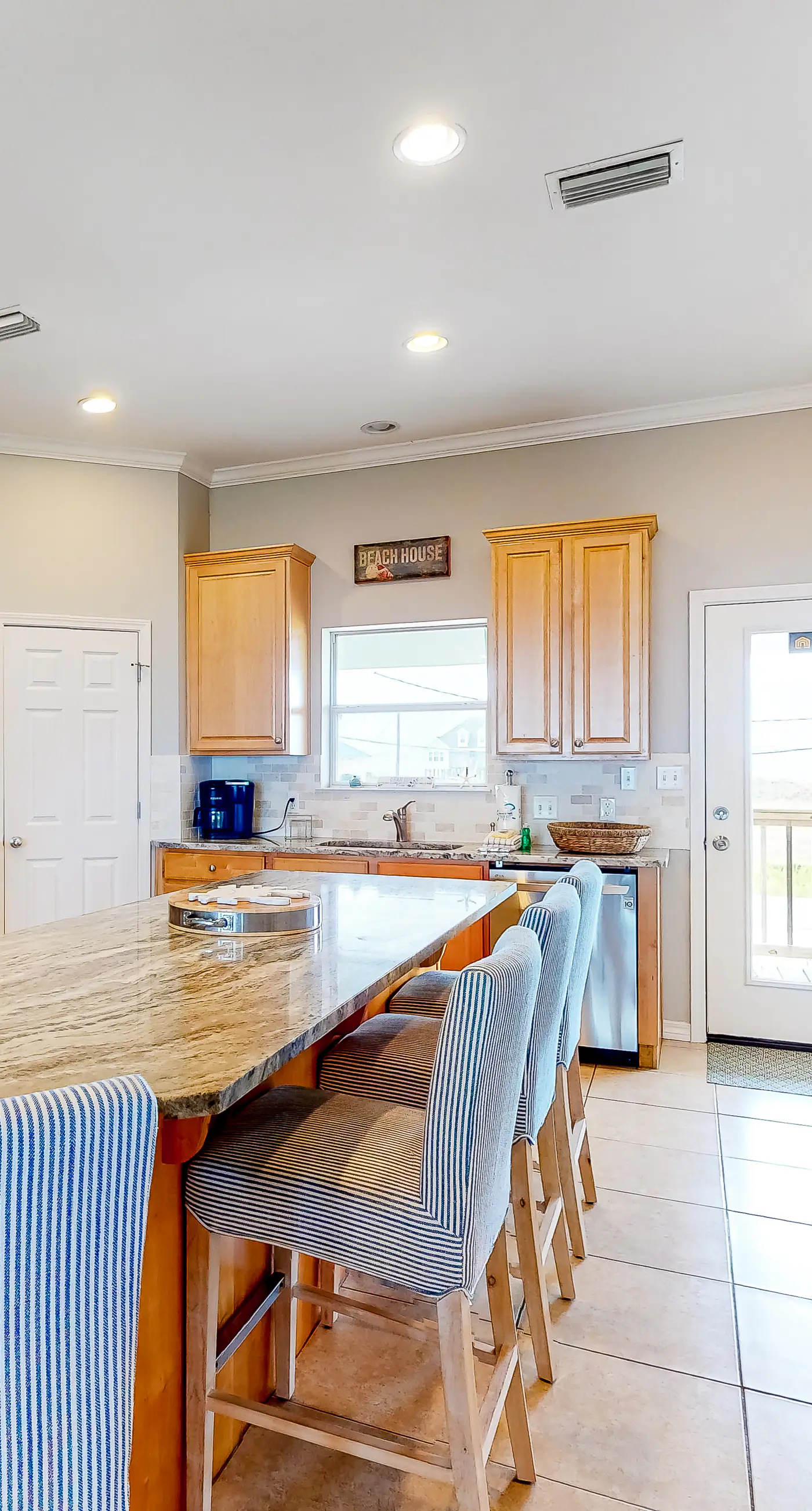 Bayfront home with beach access & breathtaking water views - dog-friendly