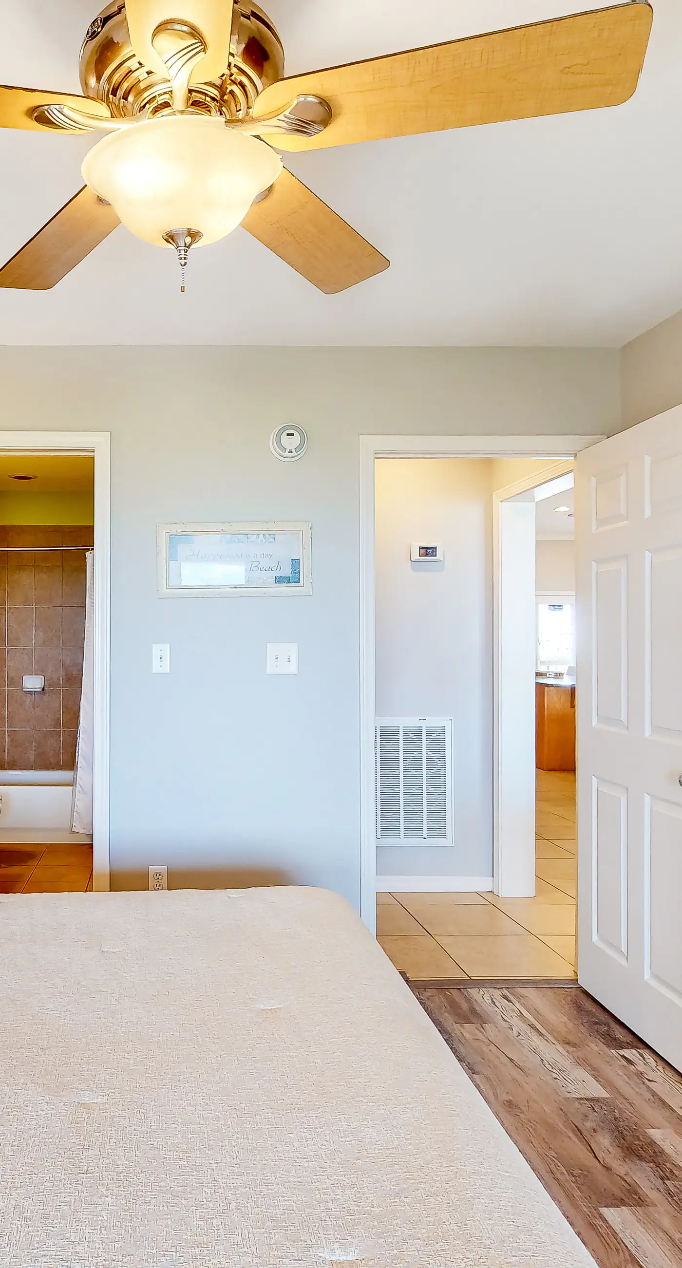 Bayfront home with beach access & breathtaking water views - dog-friendly